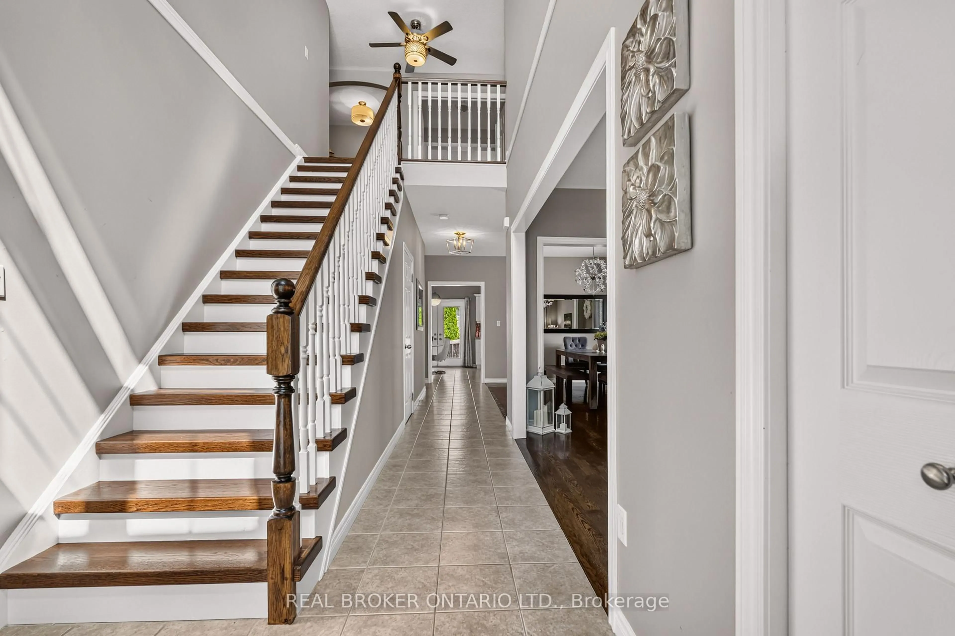 Indoor entryway for 175 May St, Guelph/Eramosa Ontario N0B 2K0