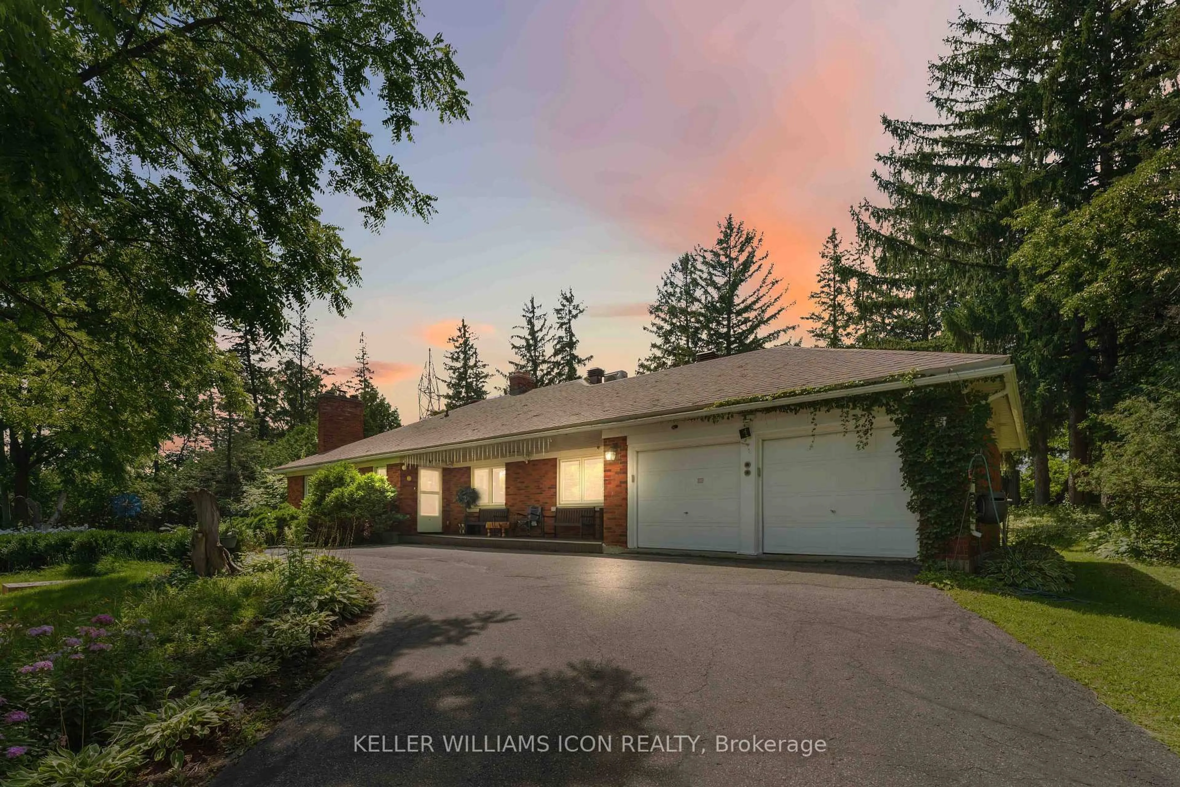 A pic from outside/outdoor area/front of a property/back of a property/a pic from drone, water/lake/river/ocean view for 2770 Prince Of Wales Dr, Ottawa Ontario K2C 3H1