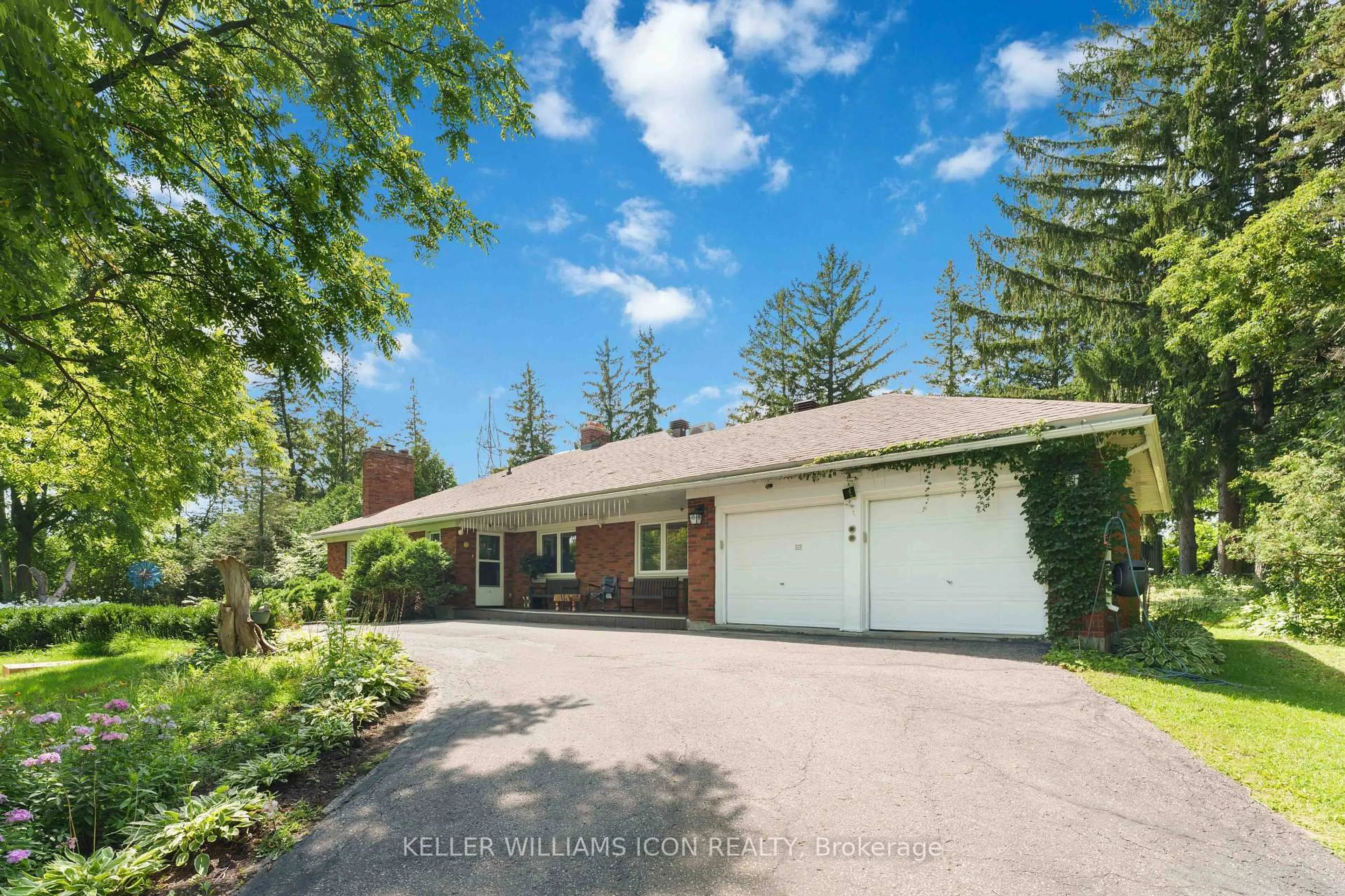 A pic from outside/outdoor area/front of a property/back of a property/a pic from drone, street for 2770 Prince Of Wales Dr, Ottawa Ontario K2C 3H1