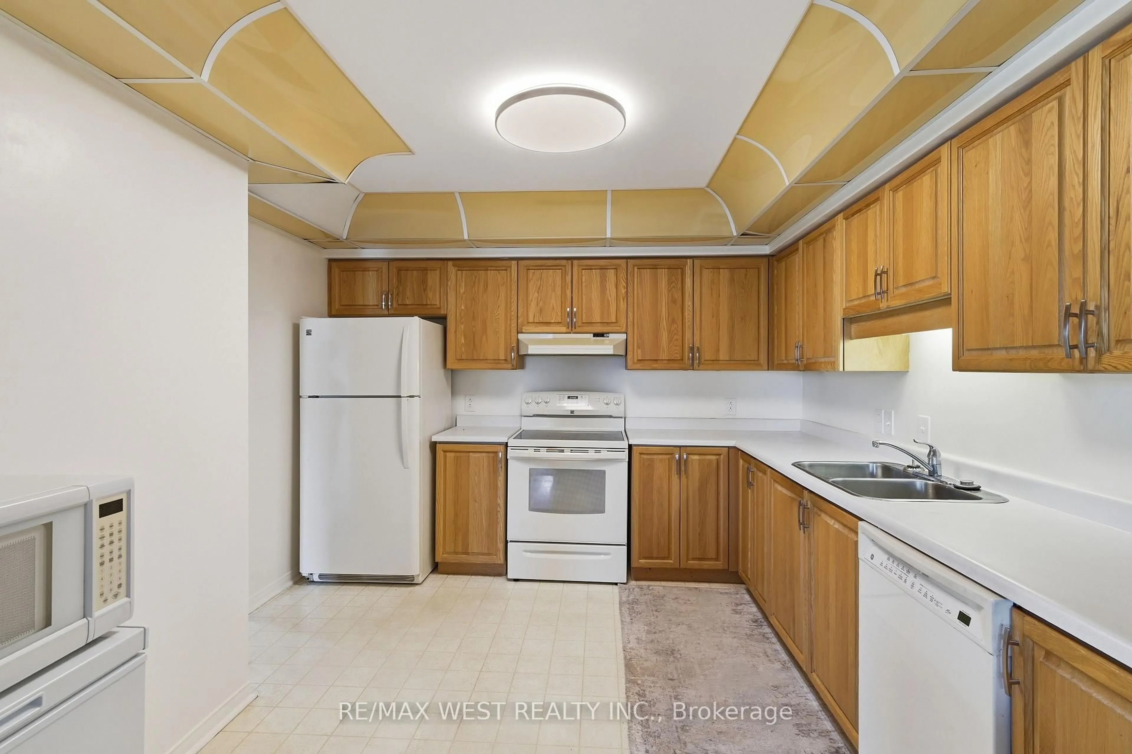 Standard kitchen, unknown for 1099 Clonsilla Ave #205C, Peterborough Ontario K9J 8L8