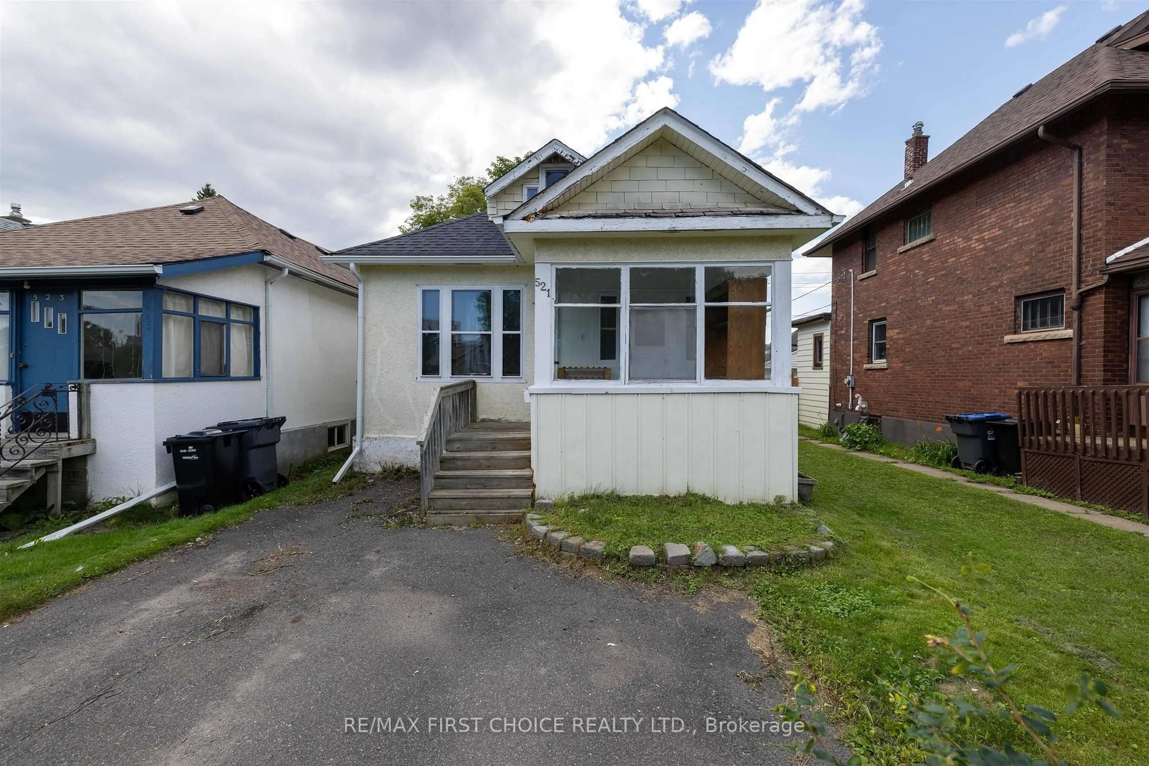 Unknown for 521 Vickers St, Thunder Bay Ontario P7E 1K1
