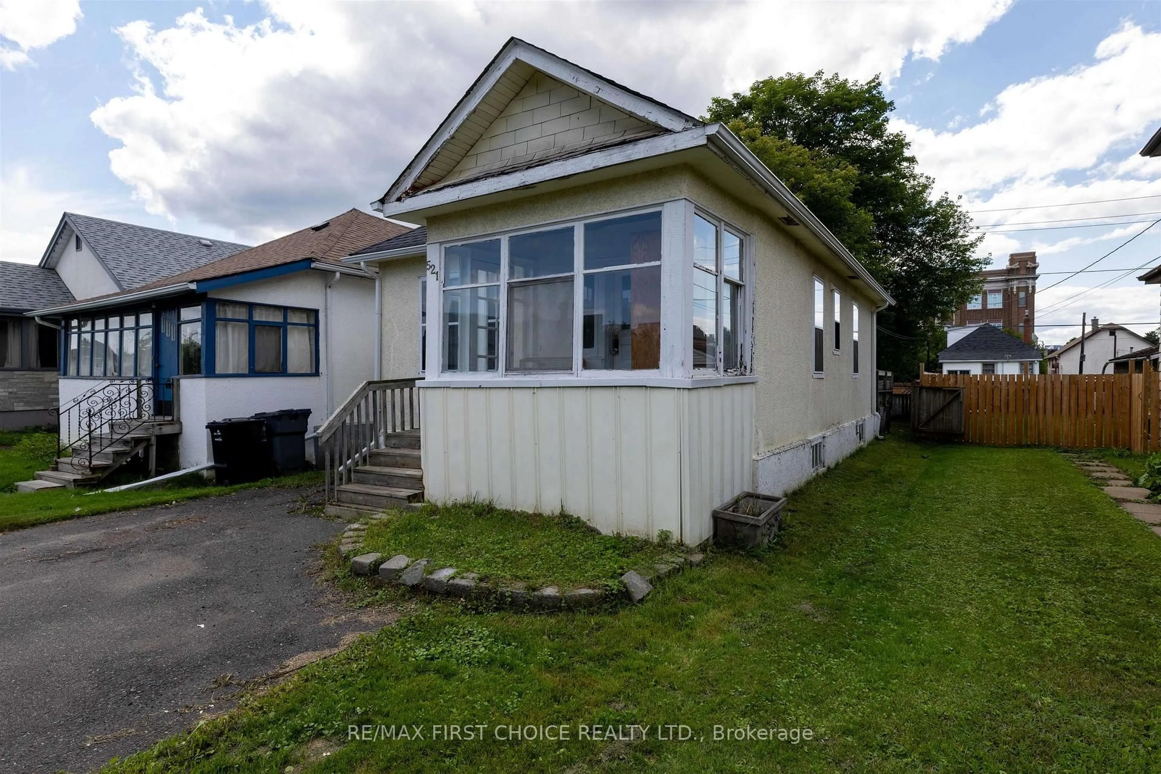 Unknown for 521 Vickers St, Thunder Bay Ontario P7E 1K1