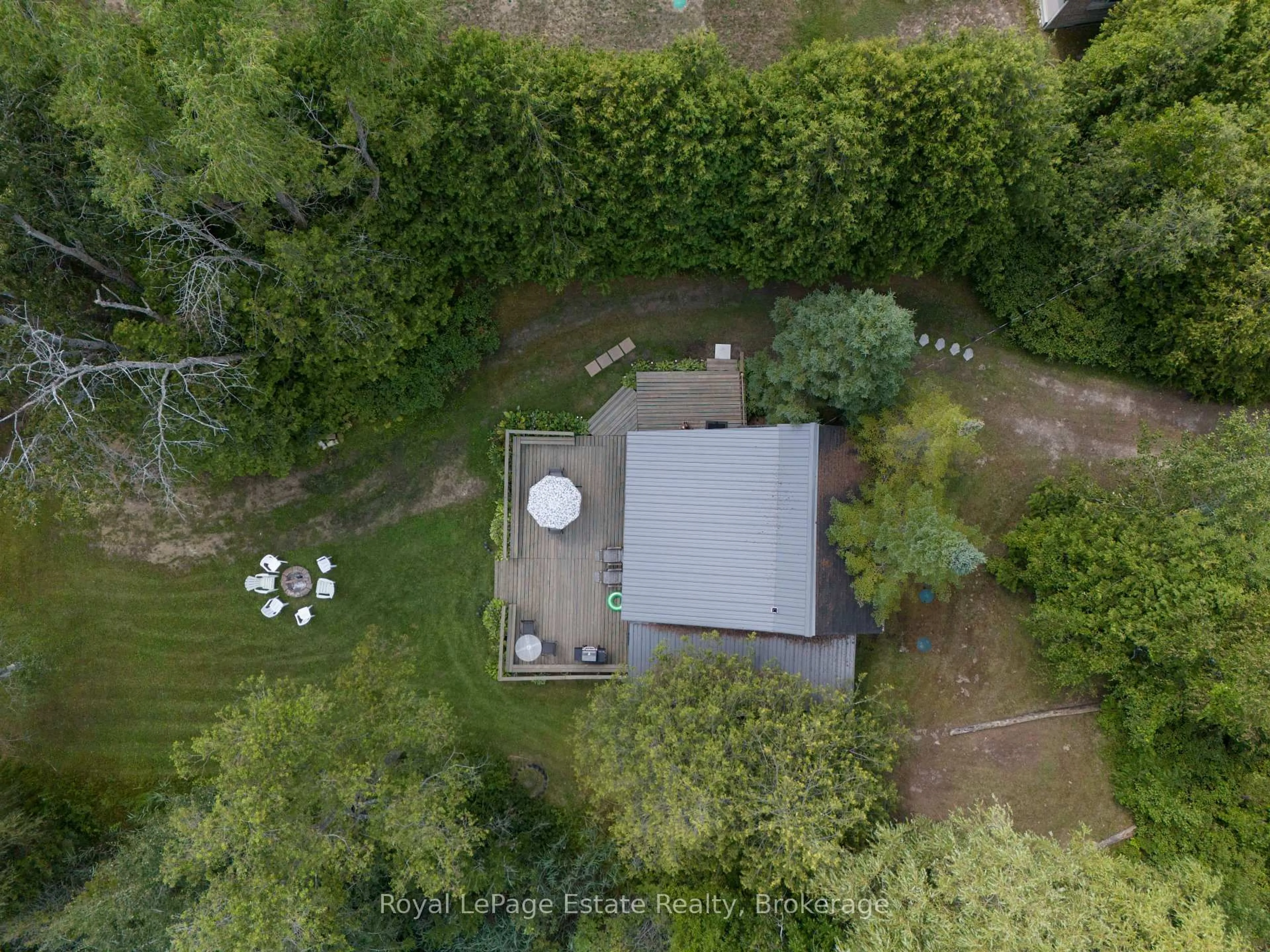 A pic from outside/outdoor area/front of a property/back of a property/a pic from drone, forest/trees view for 1227 2ND Ave, Native Leased Lands Ontario N0H 2G0
