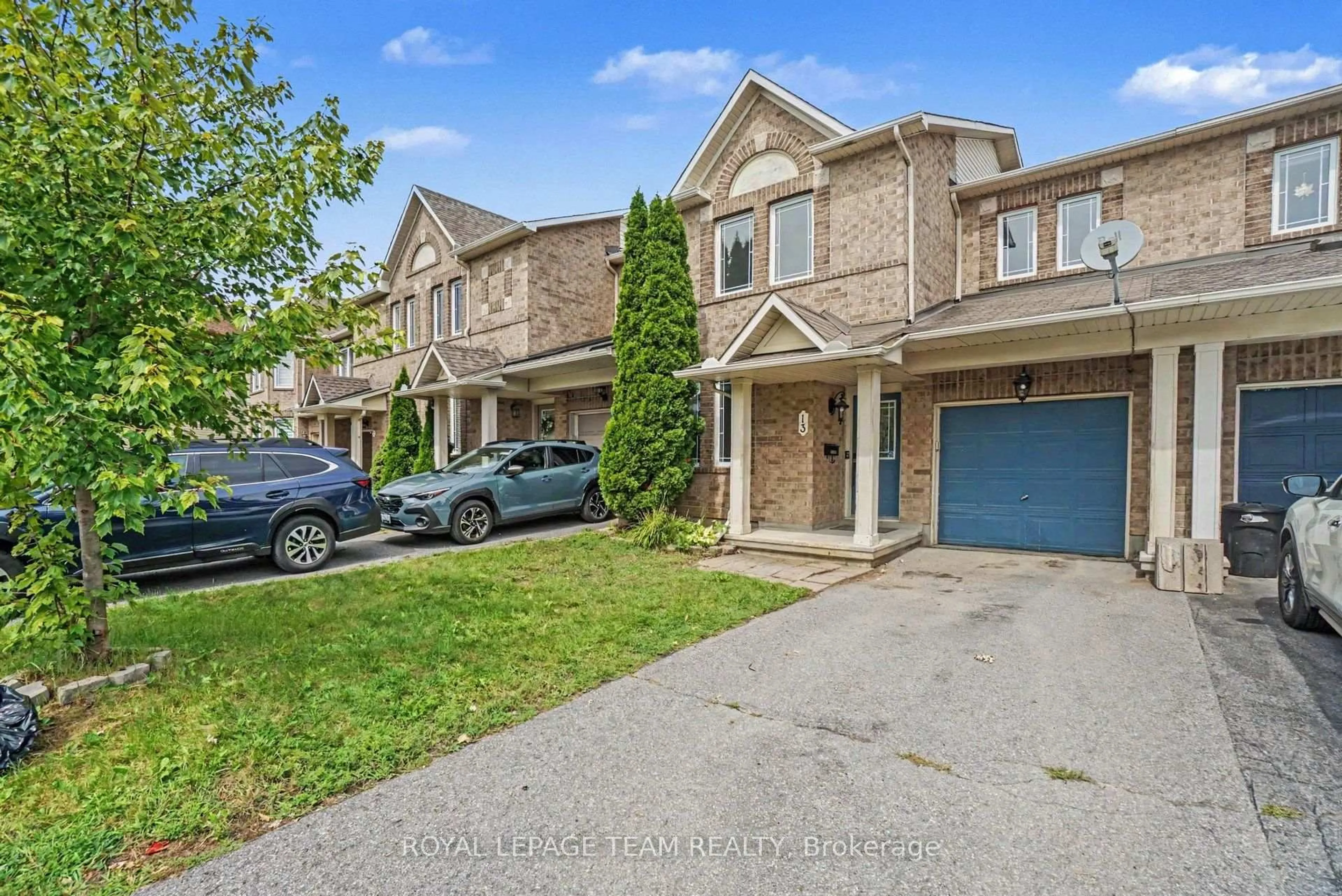 A pic from outside/outdoor area/front of a property/back of a property/a pic from drone, street for 13 Stoneleigh St, Ottawa Ontario K2G 7A2