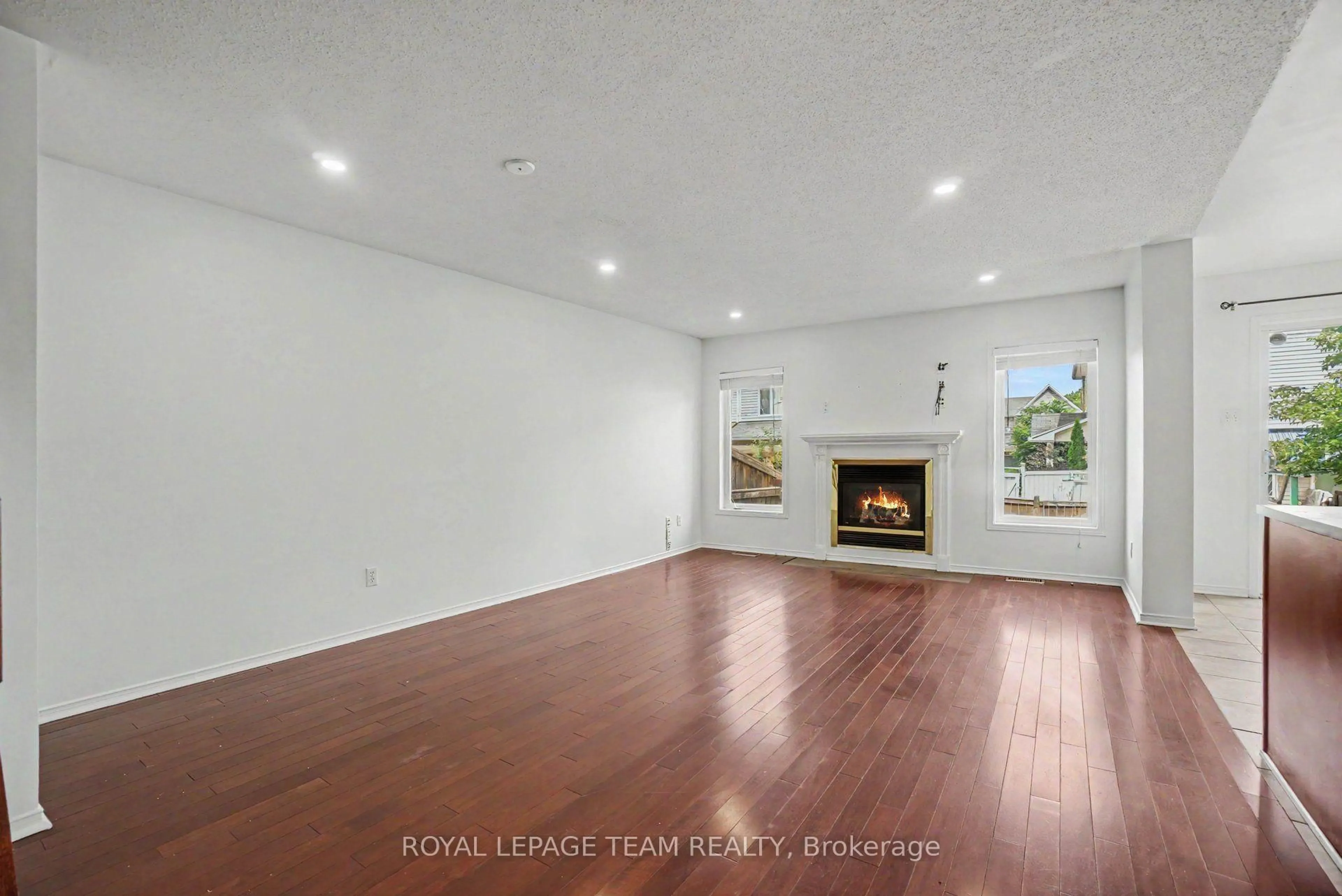 A pic of a room for 13 Stoneleigh St, Ottawa Ontario K2G 7A2