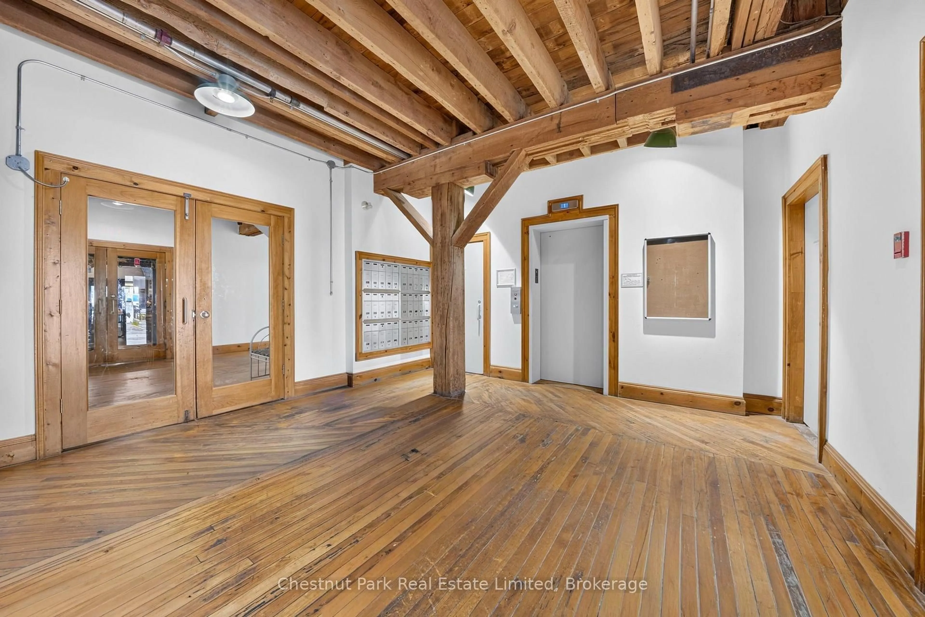 Indoor foyer for 172 Main St #403, Prince Edward County Ontario K0K 2T0