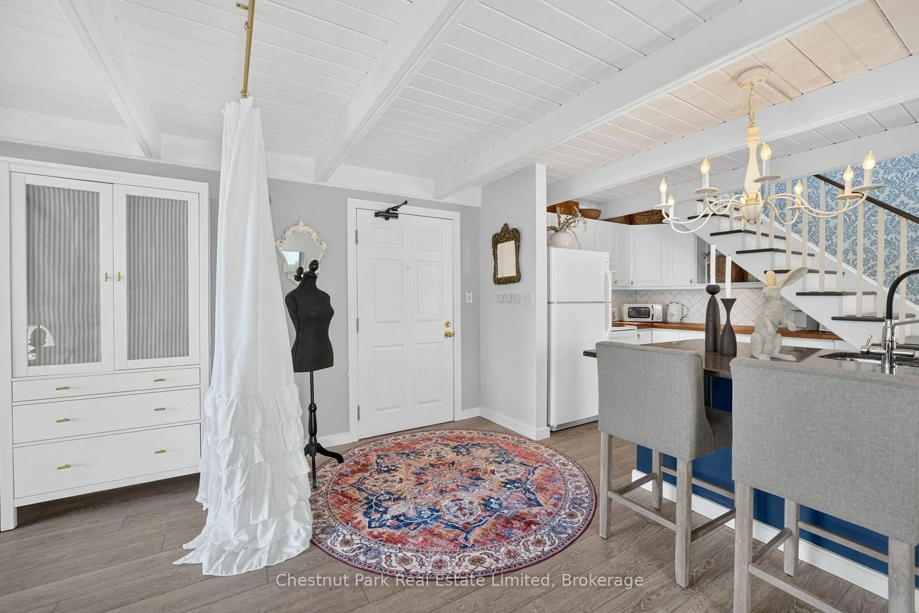 Indoor entryway for 172 Main St #403, Prince Edward County Ontario K0K 2T0