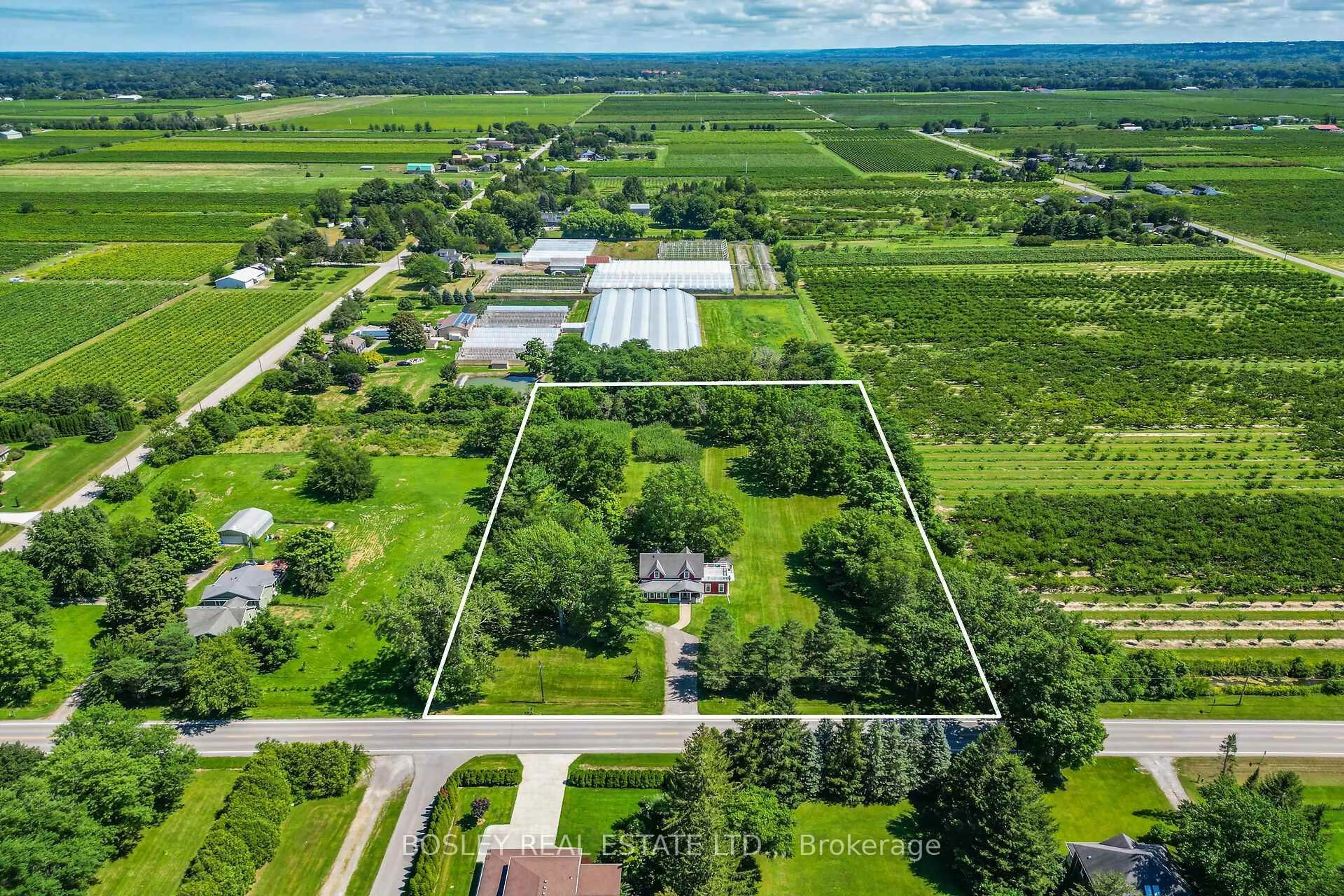 A pic from outside/outdoor area/front of a property/back of a property/a pic from drone, unknown for 1073 CONCESSION 2 ROAD, Niagara-on-the-Lake Ontario L0S 1J0