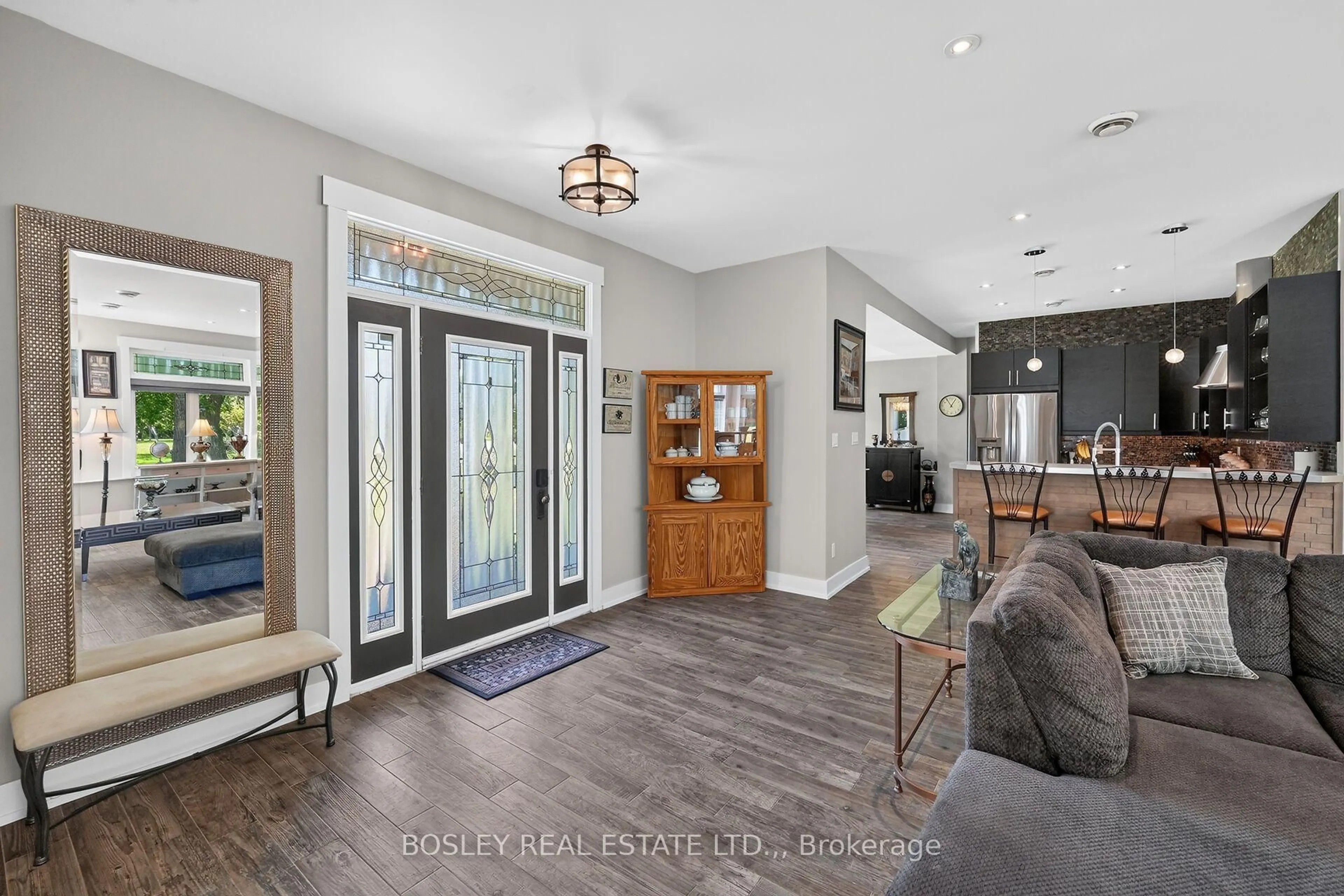 Indoor entryway for 1073 CONCESSION 2 ROAD, Niagara-on-the-Lake Ontario L0S 1J0