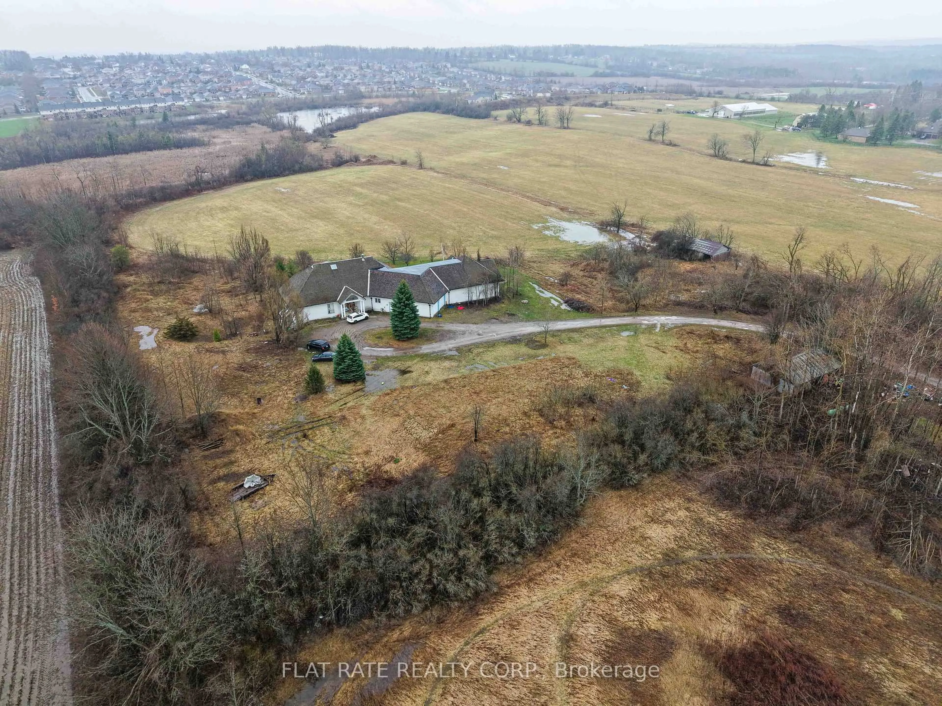 A pic from outside/outdoor area/front of a property/back of a property/a pic from drone, mountain view for 1315 Parkhill Rd, Peterborough Ontario K9J 6X4