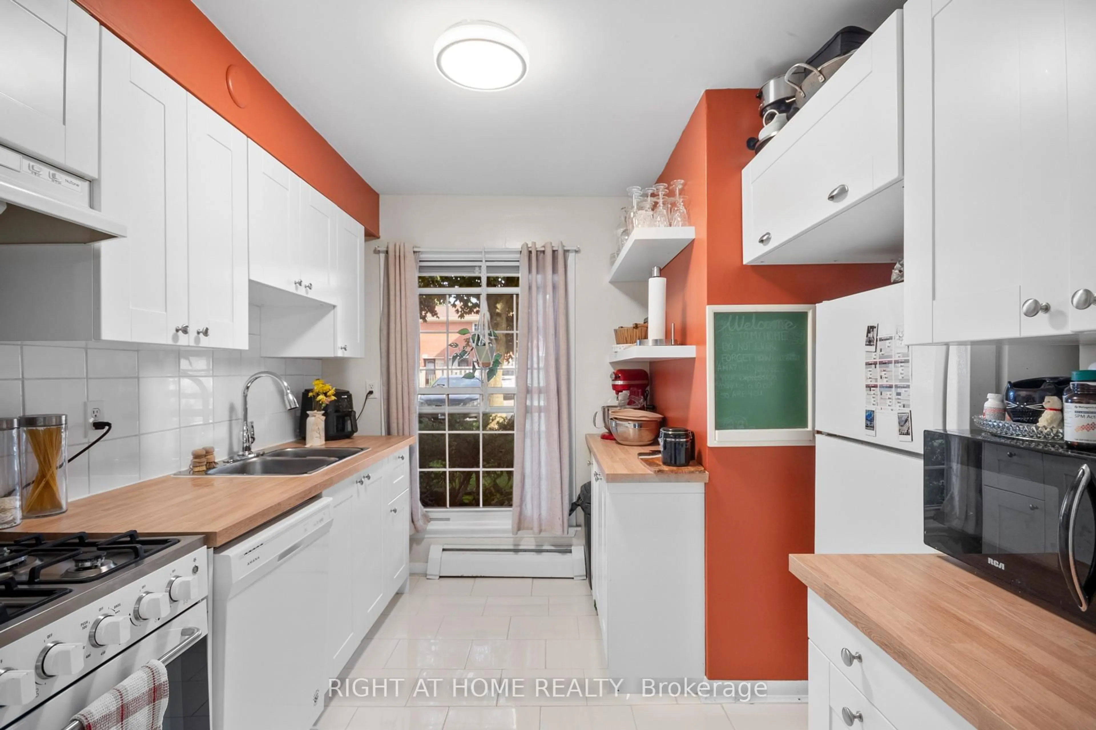 Standard kitchen, ceramic/tile floor for 5 Arbour Glen Cres, London East Ontario N5Y 1Z9