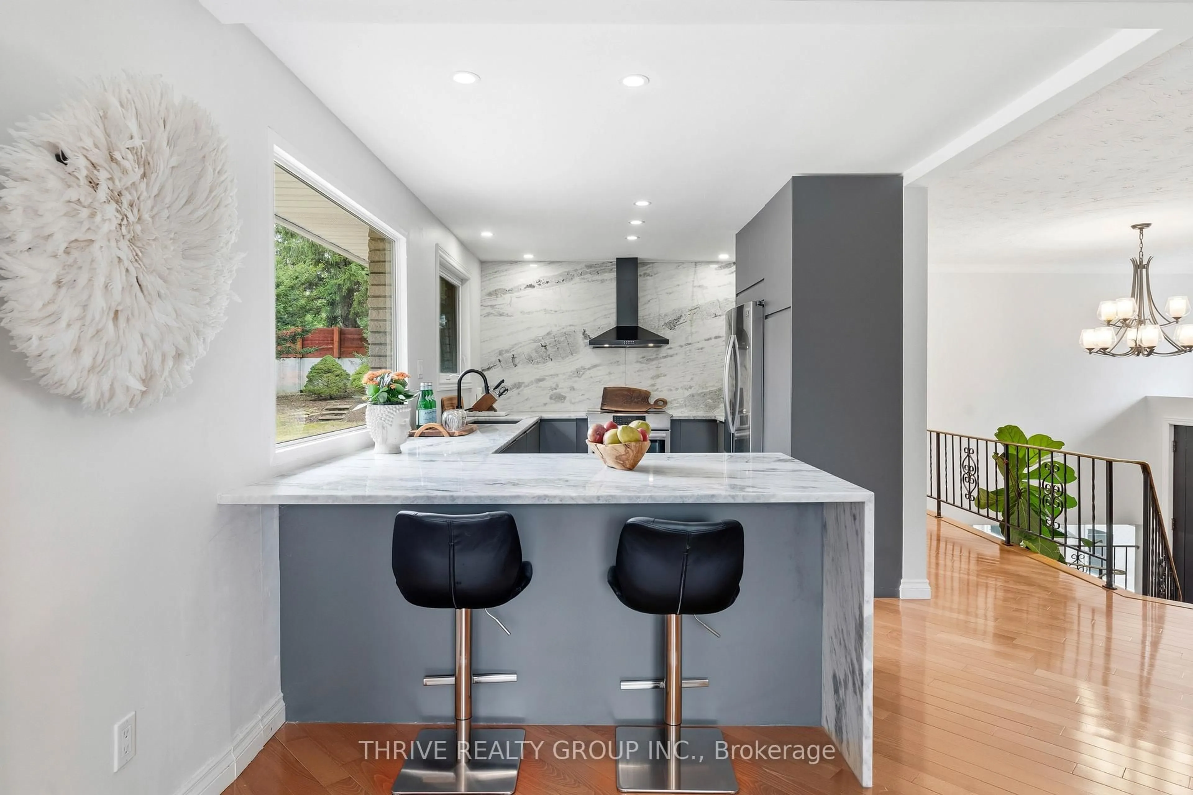 Contemporary kitchen, unknown for 688 Westmount Hill Dr, London South Ontario N6K 1B2