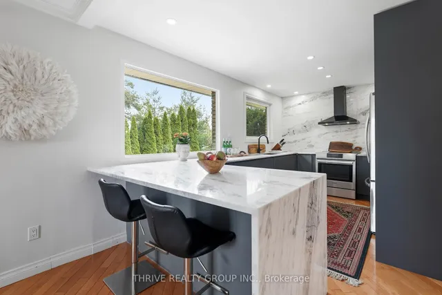 688 Westmount Hill Dr, London South 4