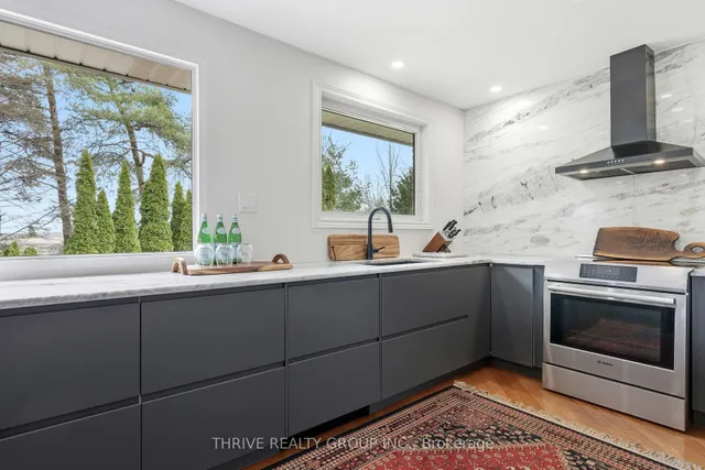 688 Westmount Hill Dr, London South 5