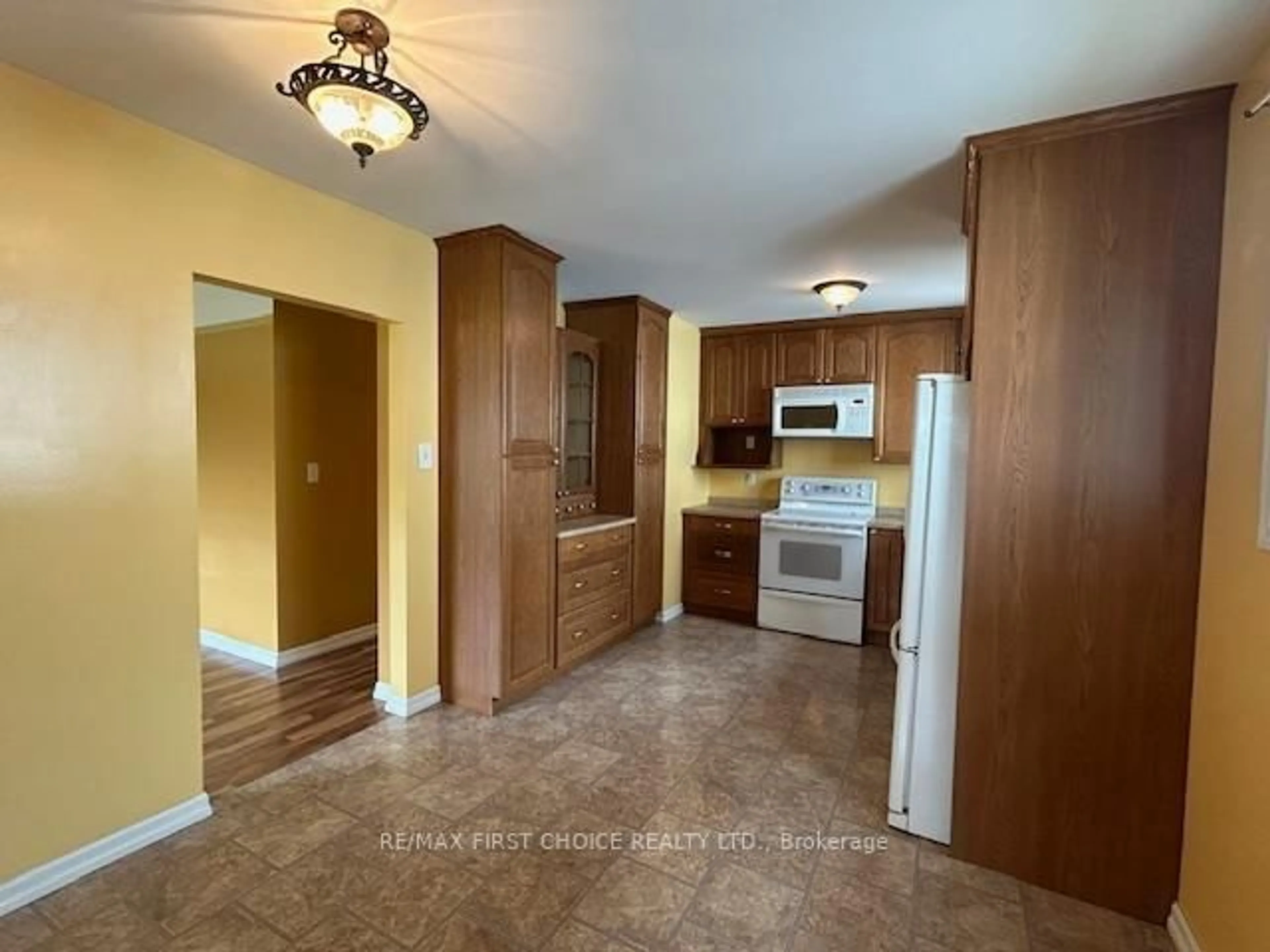 A pic of a room for 208 Gordon St, Thunder Bay Ontario P7E 4T3