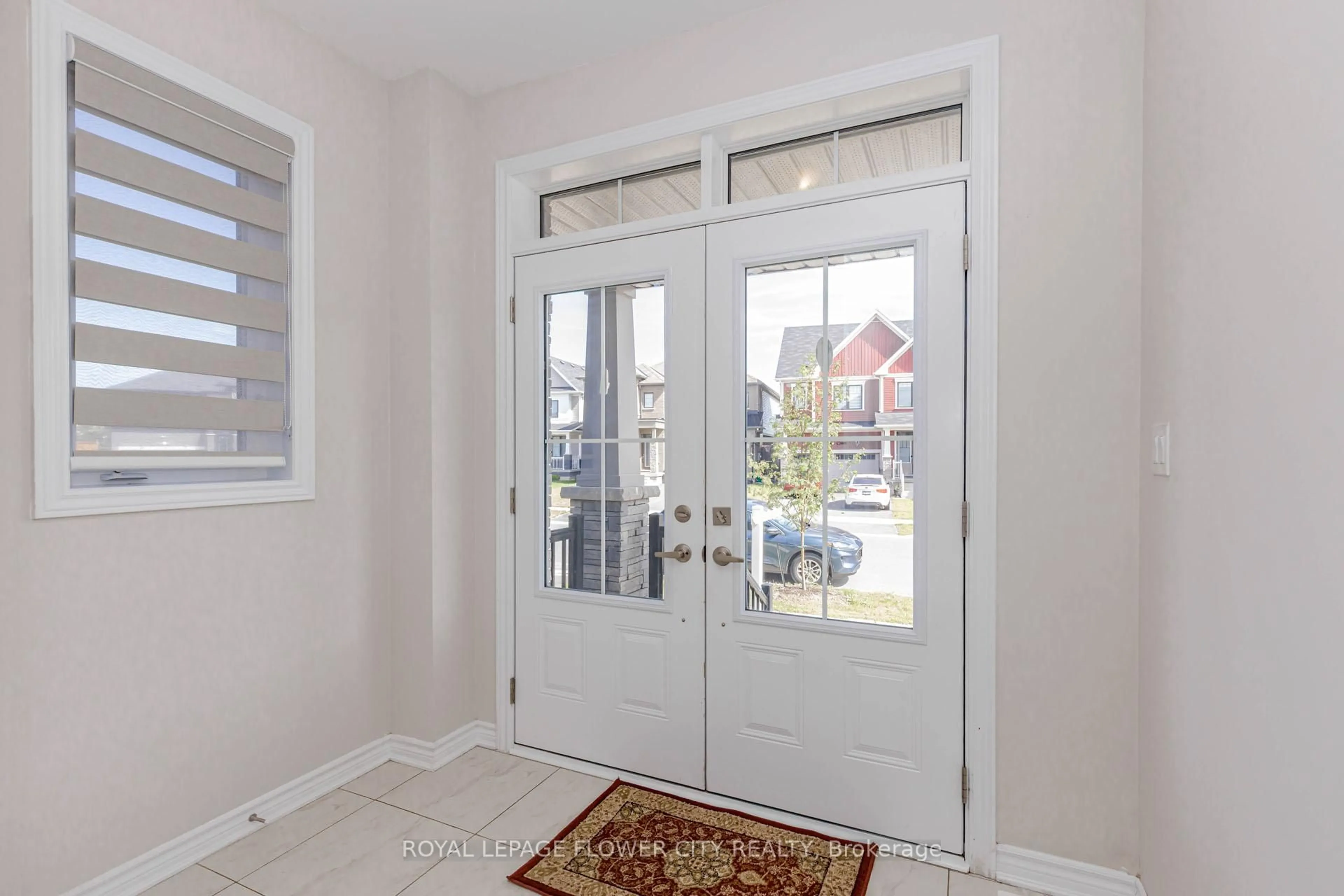 Indoor entryway for 18 Santo Crt, Woolwich Ontario N0B 1M0