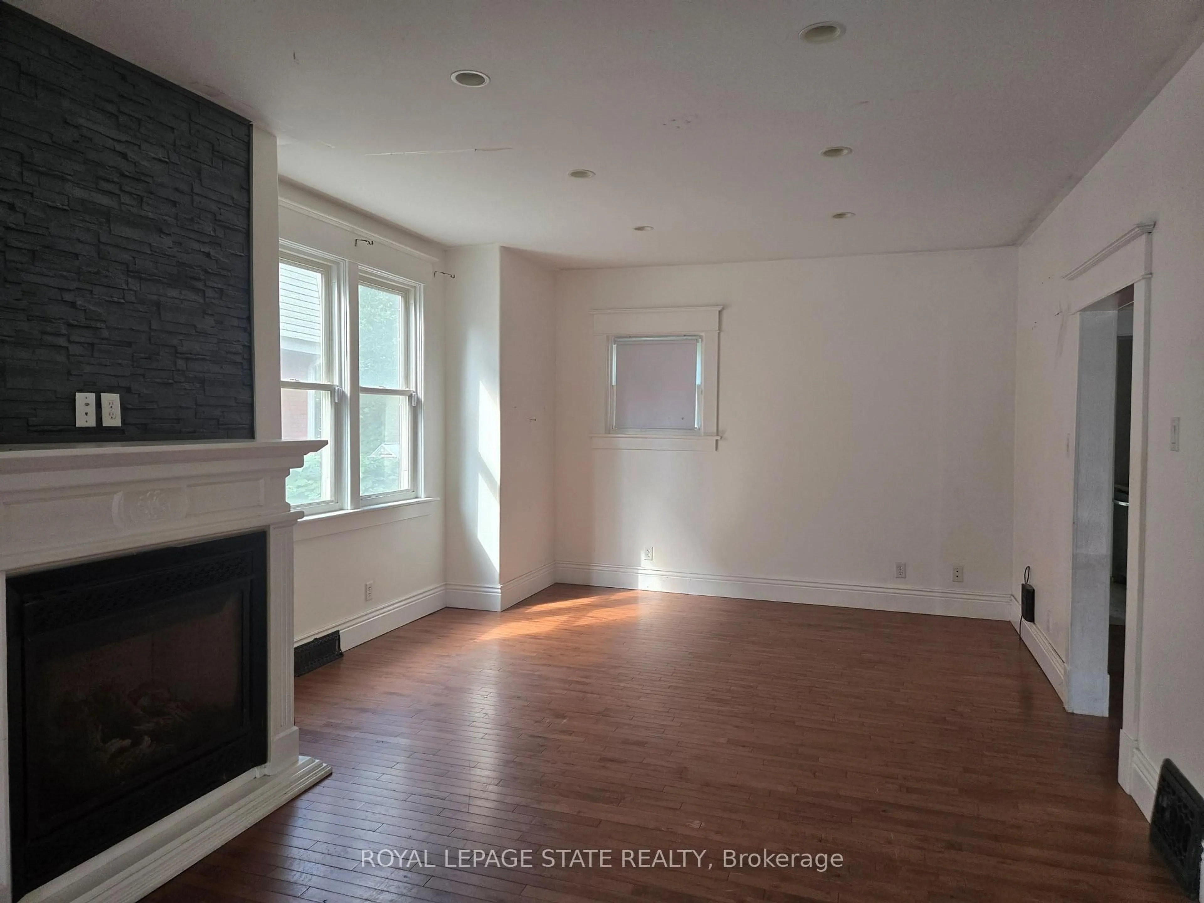 A pic of a room for 40 Lynnwood Ave, Norfolk Ontario N3Y 2V6