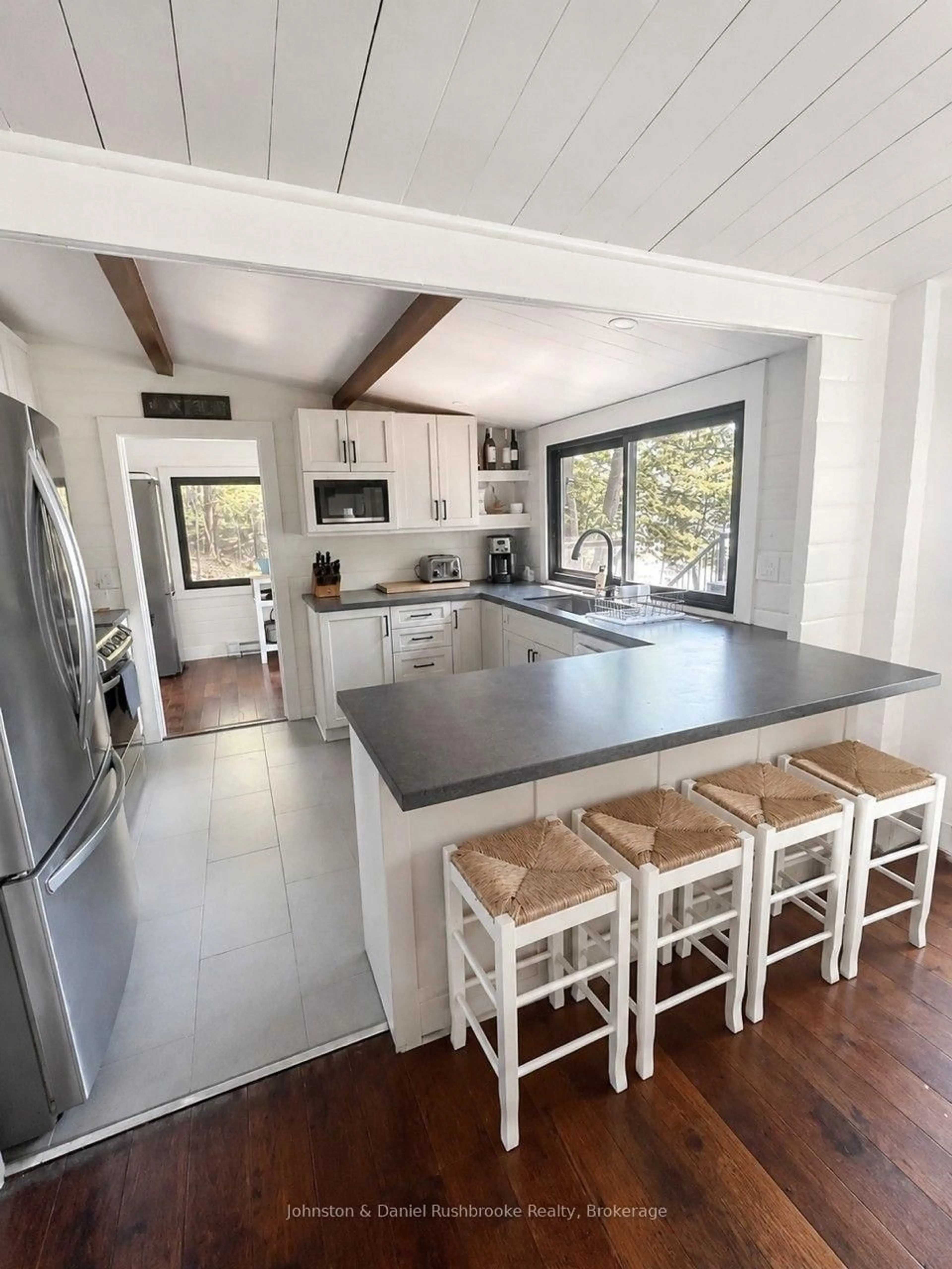 Open concept kitchen, unknown for 456 Eilean Gowan Island, Bracebridge Ontario P1P 1R2