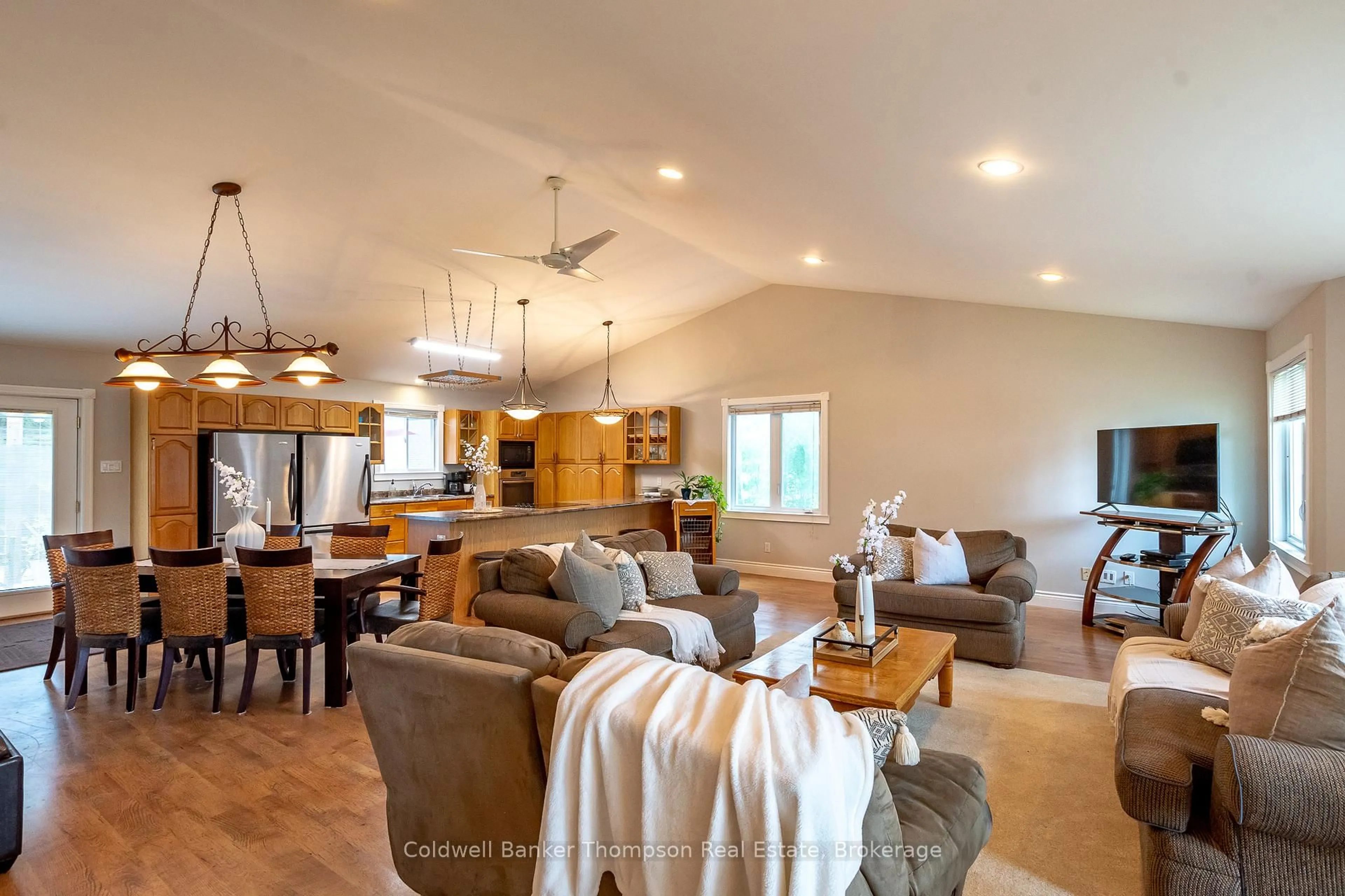 Living room with furniture, unknown for 4237 Ravenscliffe Rd, Huntsville Ontario P1H 2J2