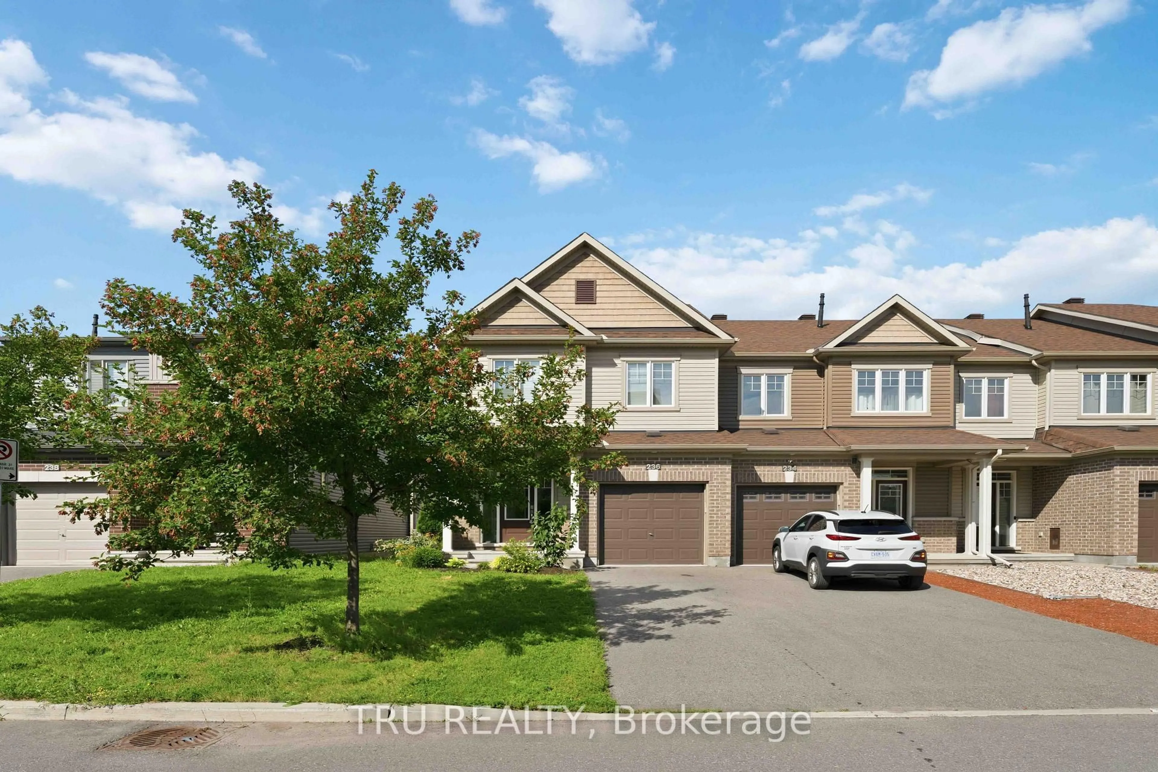 A pic from outside/outdoor area/front of a property/back of a property/a pic from drone, street for 236 Yellowcress Way, Ottawa Ontario K4A 1C3
