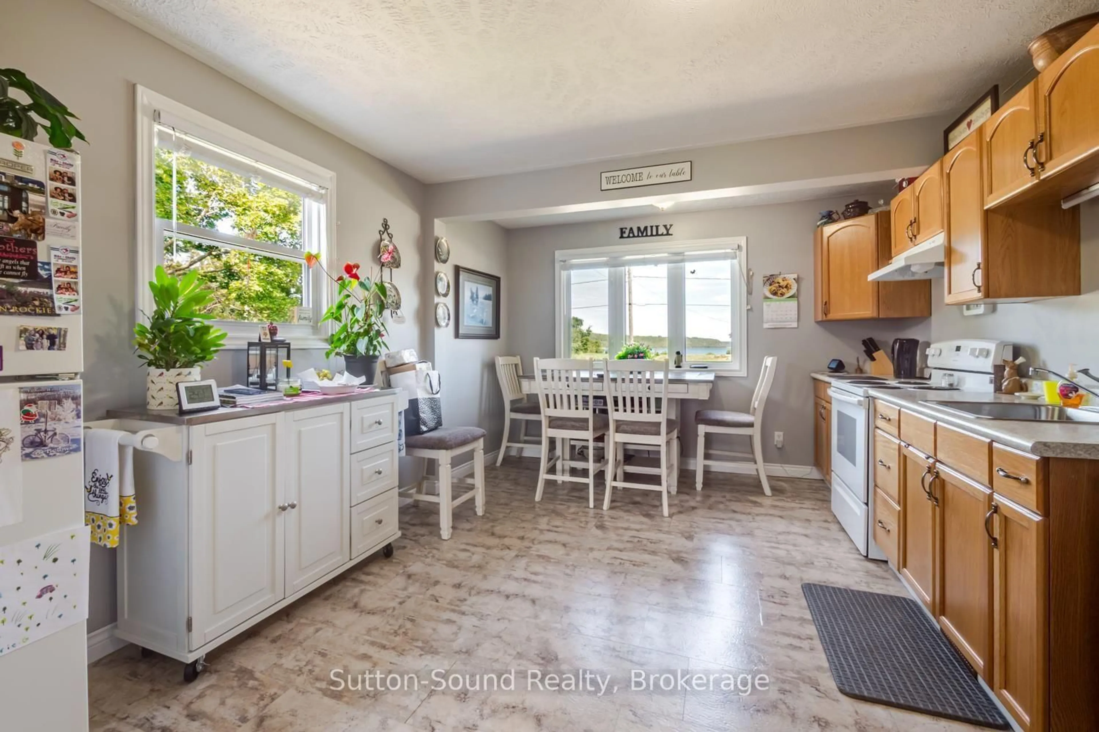 Open concept kitchen, unknown for 623 Frank St, South Bruce Peninsula Ontario N0H 2T0