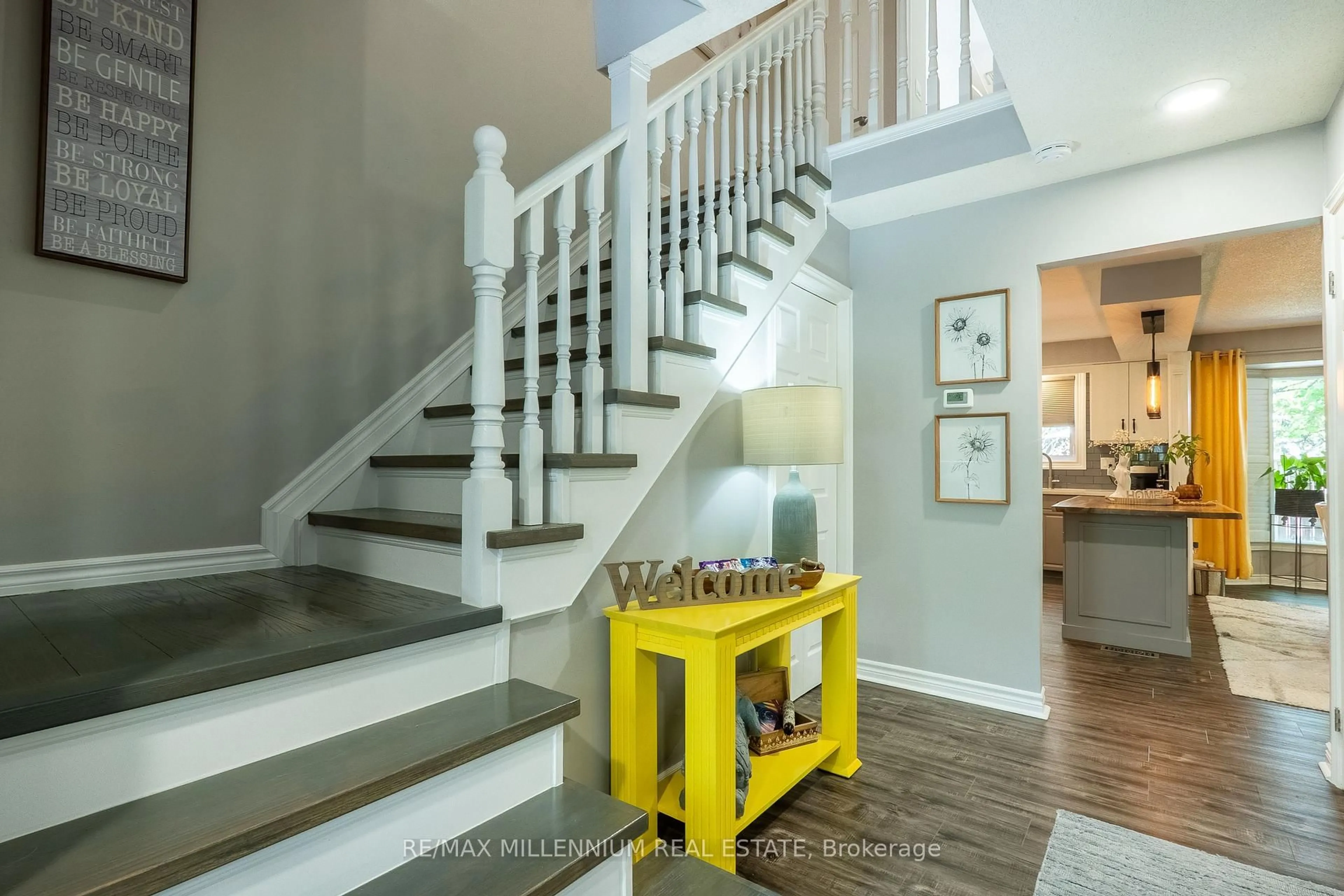 Indoor entryway for 230 Meadowbrook Dr #11, Hamilton Ontario L9G 4V2