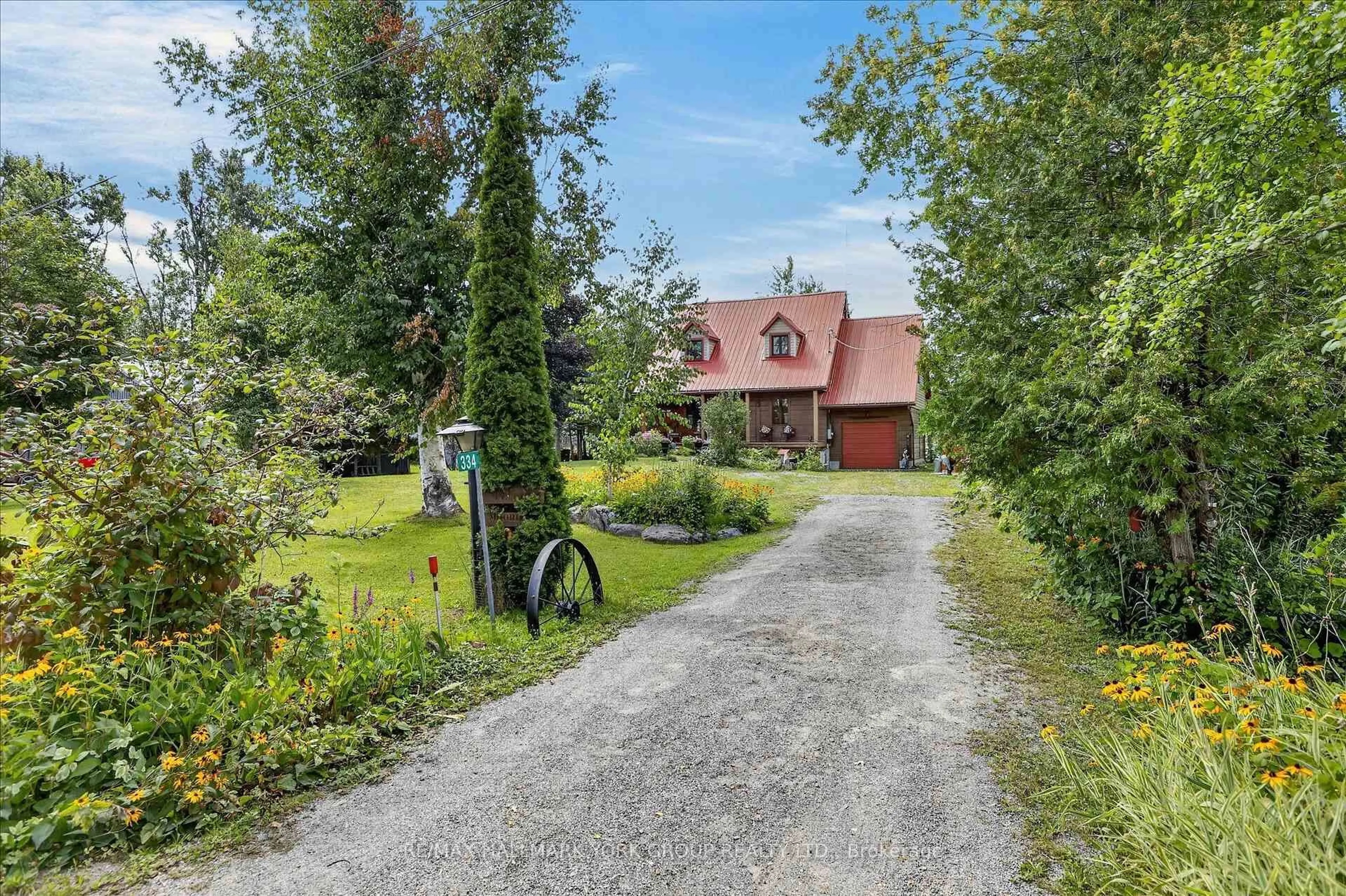 A pic from outside/outdoor area/front of a property/back of a property/a pic from drone, street for 334 Moorings Dr, Kawartha Lakes Ontario K0M 1N0