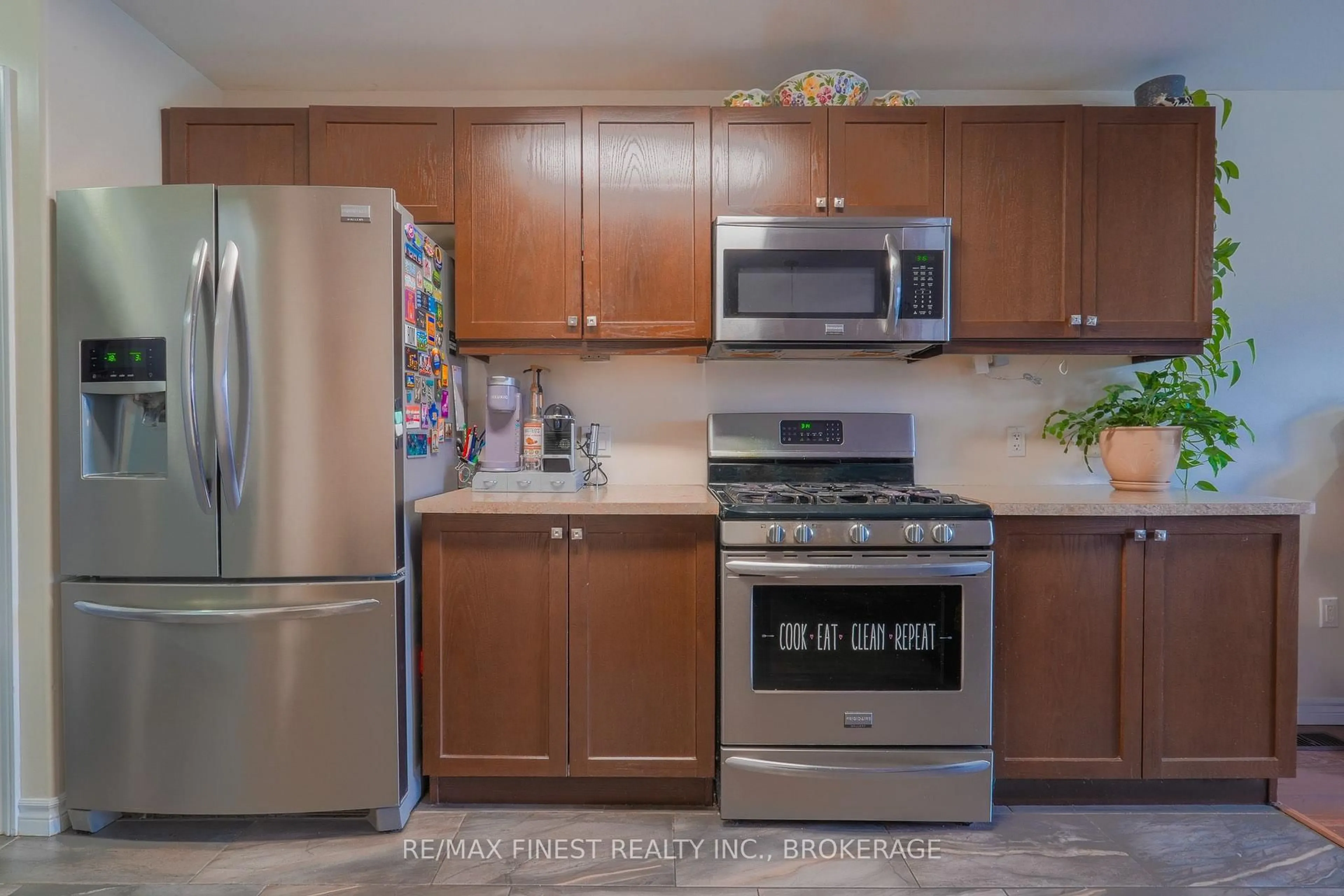 Standard kitchen, unknown for 23 Creighton Dr, Bissett Creek Ontario K0H 2H0