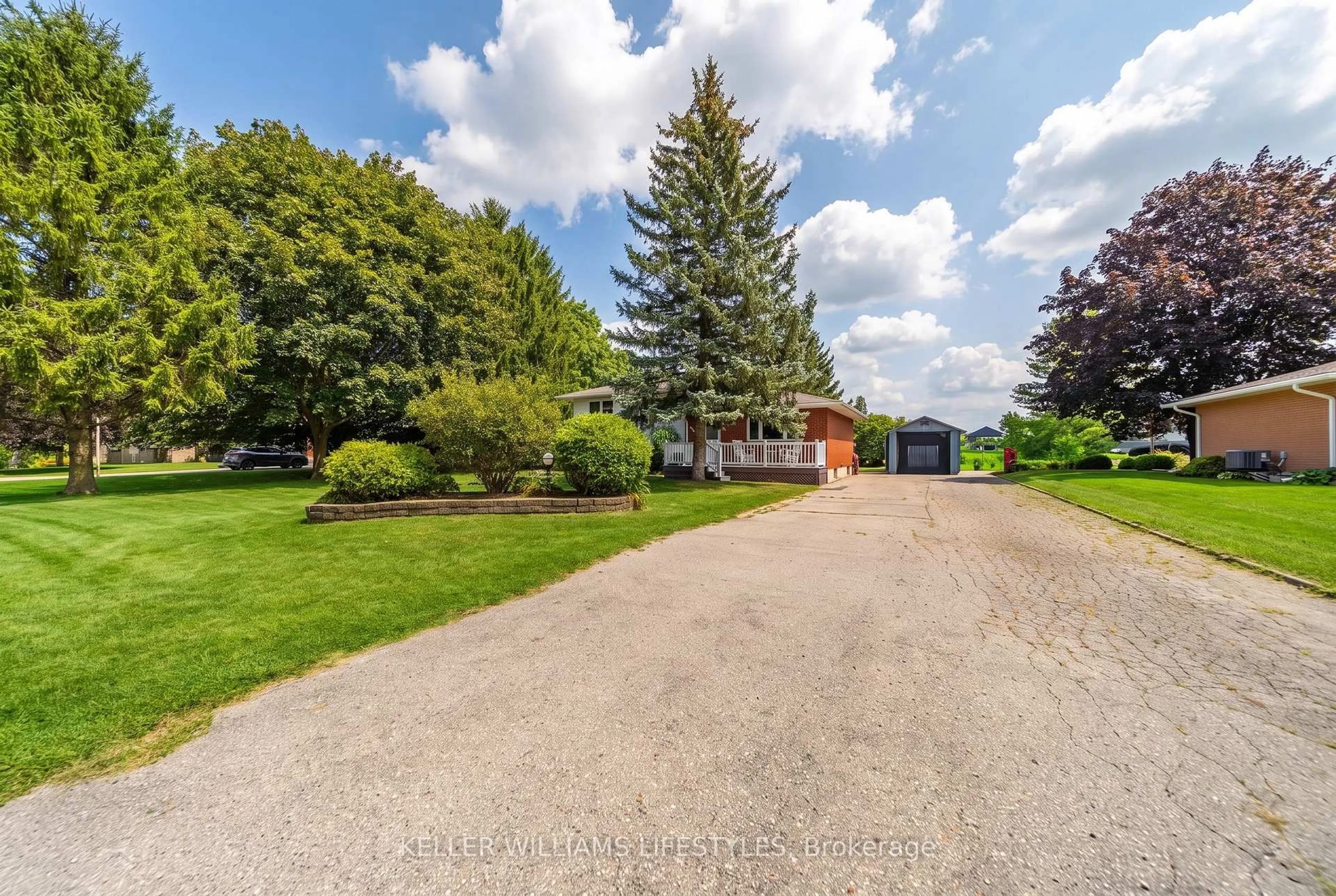 A pic from outside/outdoor area/front of a property/back of a property/a pic from drone, street for 198 Main St, Huron East Ontario N0K 1W0