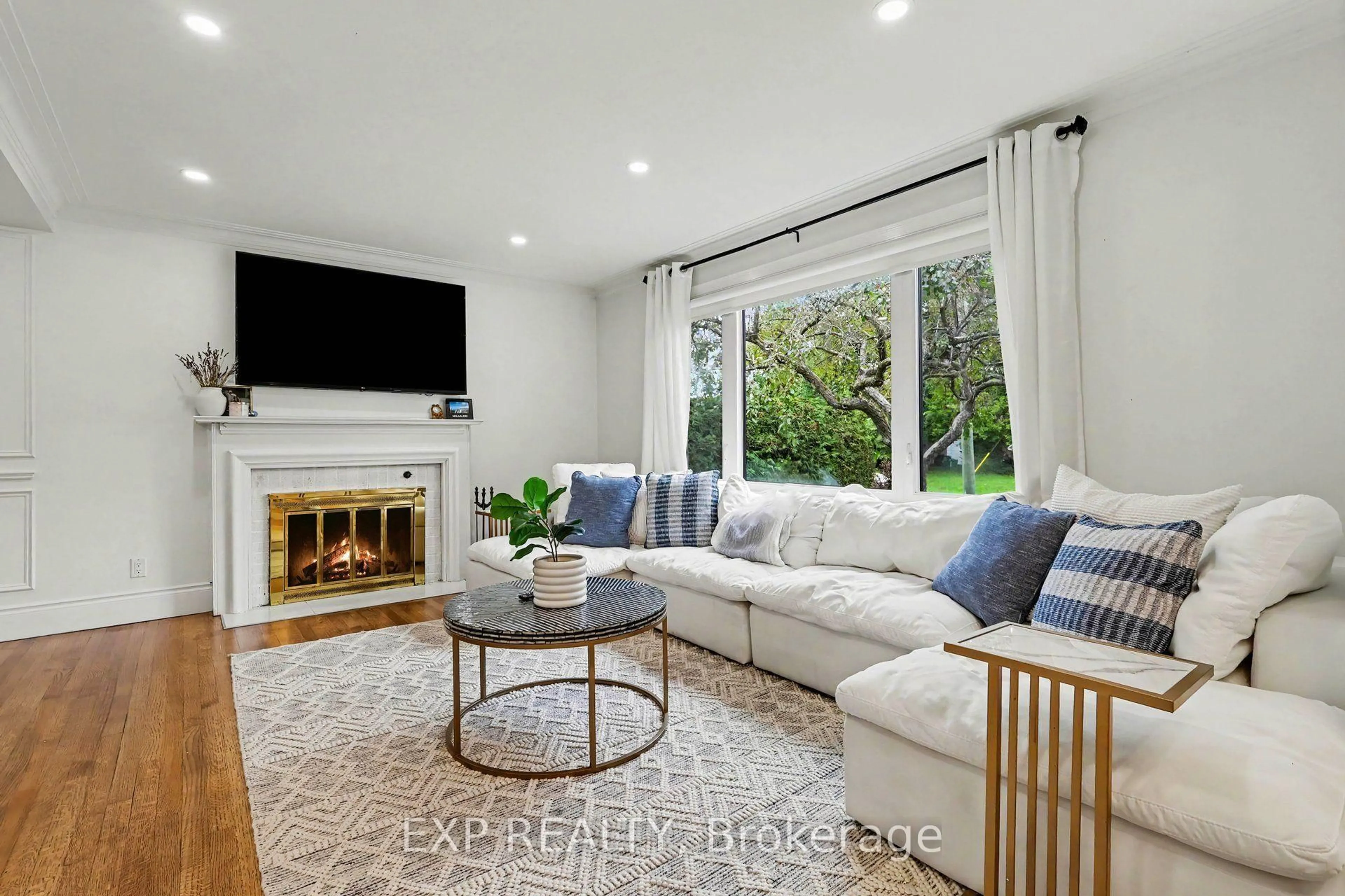Living room with furniture, unknown for 40 Epworth Ave, Ottawa Ontario K2G 2L7