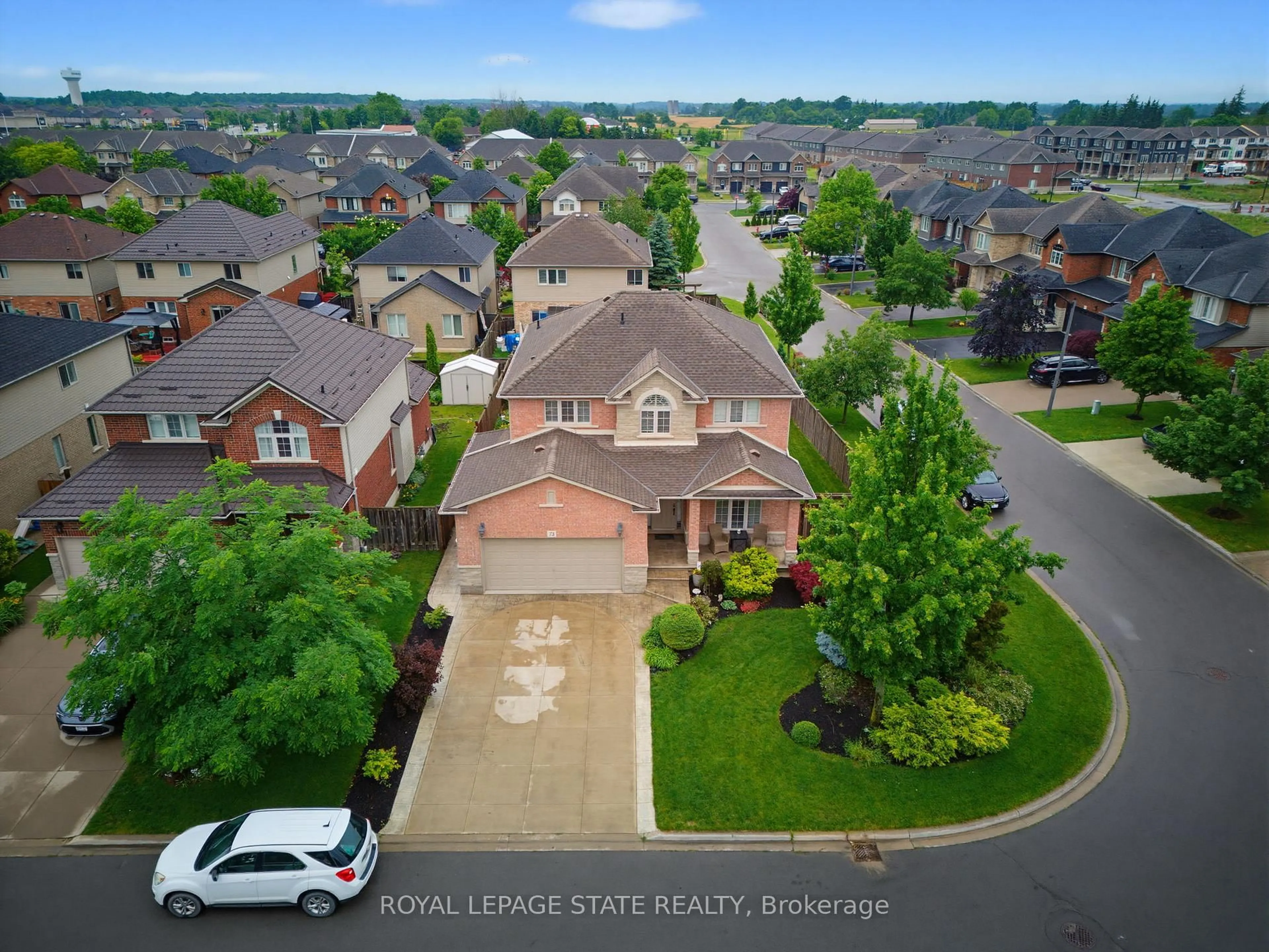 A pic from outside/outdoor area/front of a property/back of a property/a pic from drone, street for 73 Degrow Cres, Hamilton Ontario L0R 1C0