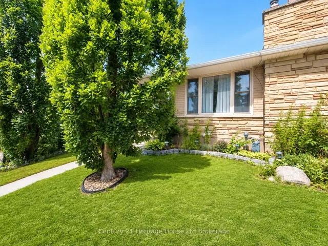 54 Frontenac Rd #A, London South 2