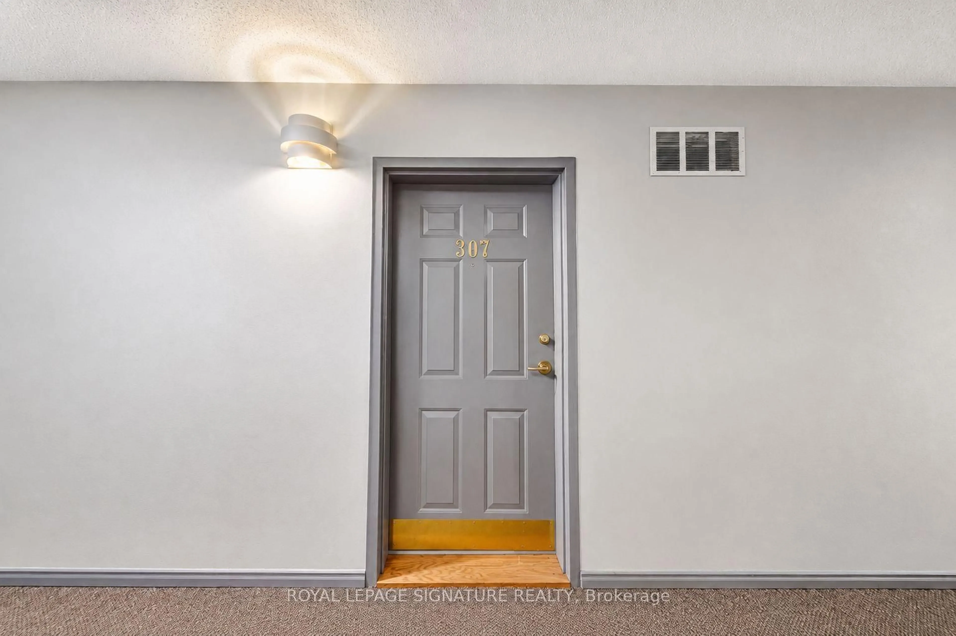 Indoor entryway for 440 Durham St #307, Wellington North Ontario N0G 2L1