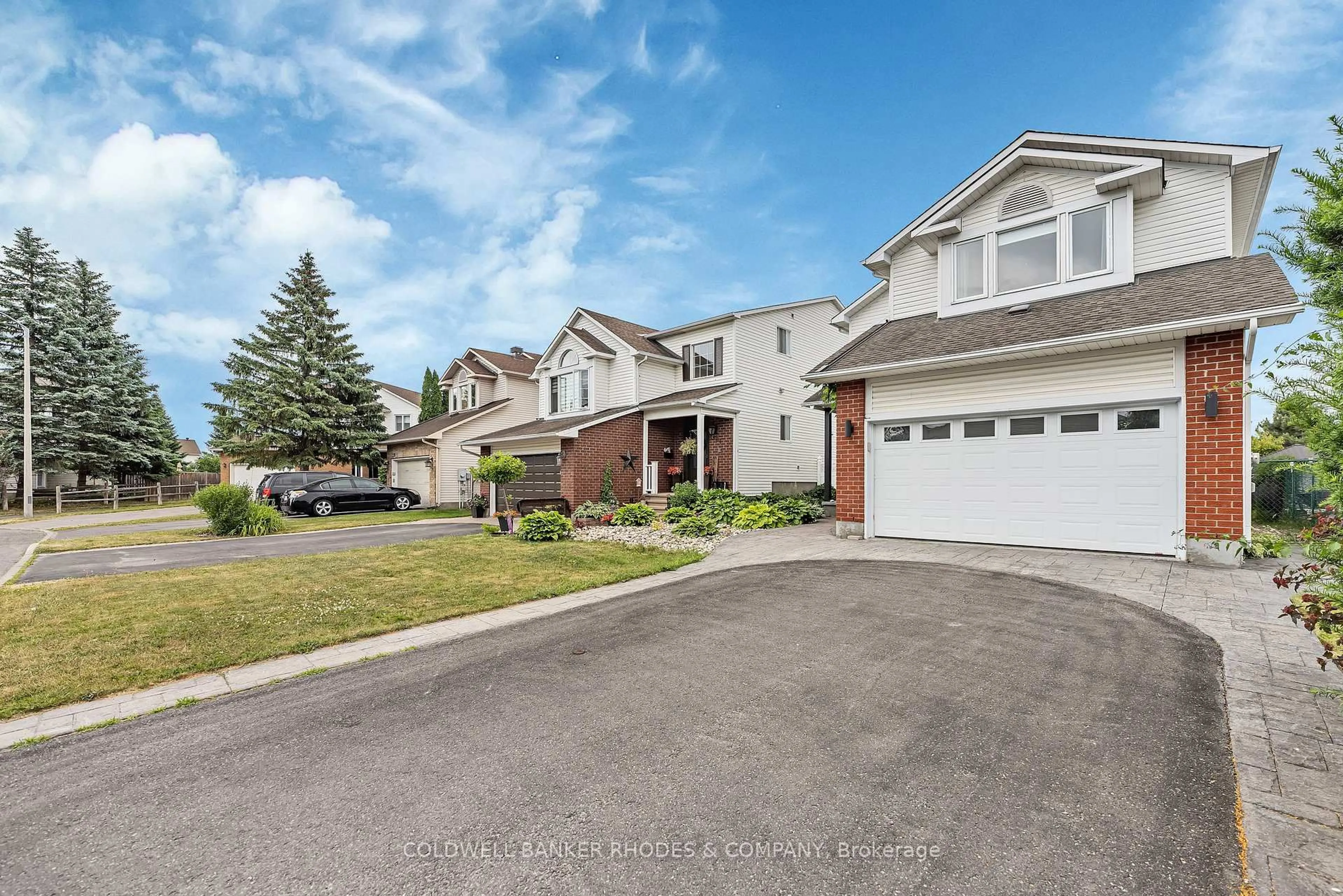 Home with vinyl exterior material, street for 1859 Hennessy Cres, Ottawa Ontario K4A 3X8