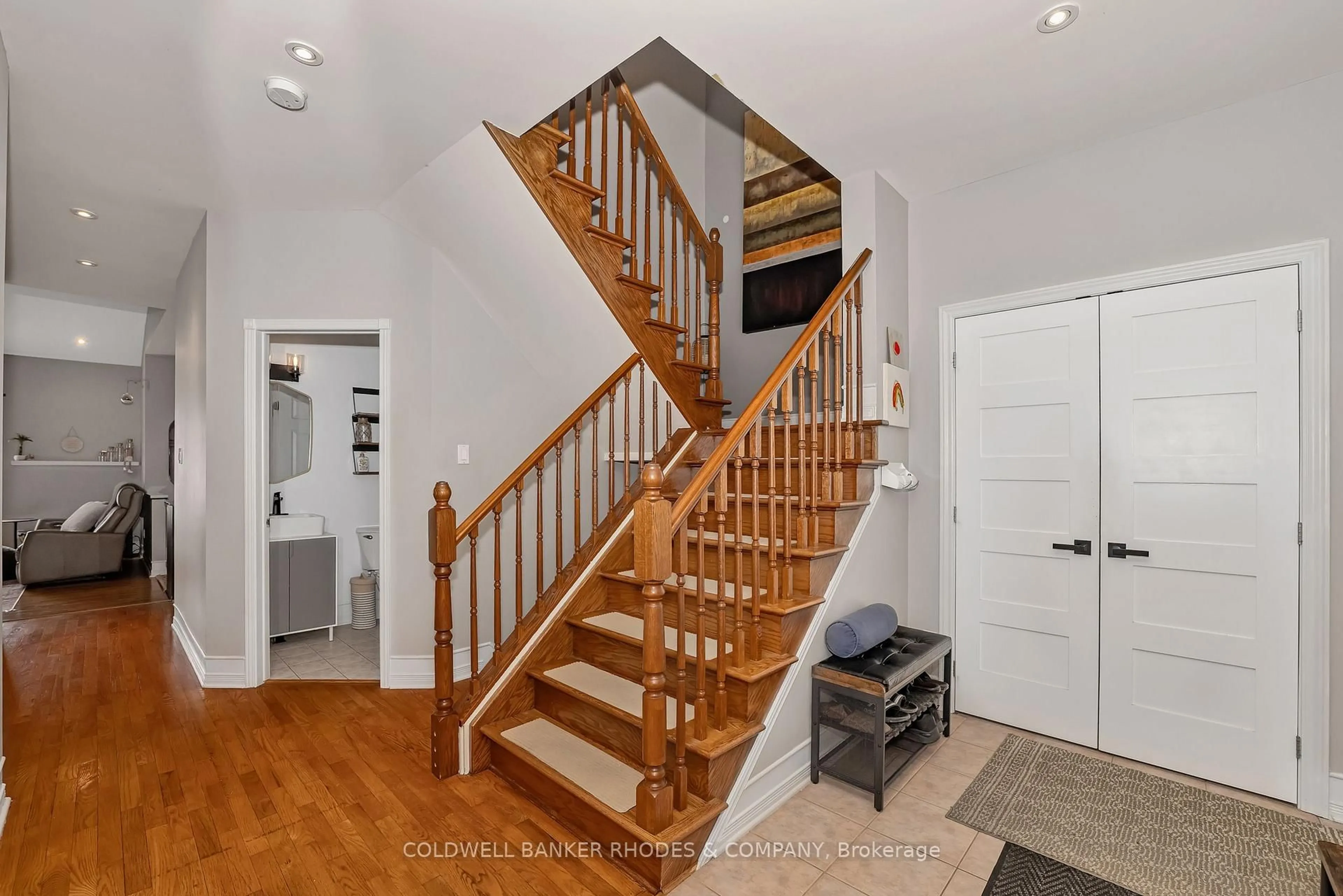 Unknown for 1859 Hennessy Cres, Ottawa Ontario K4A 3X8
