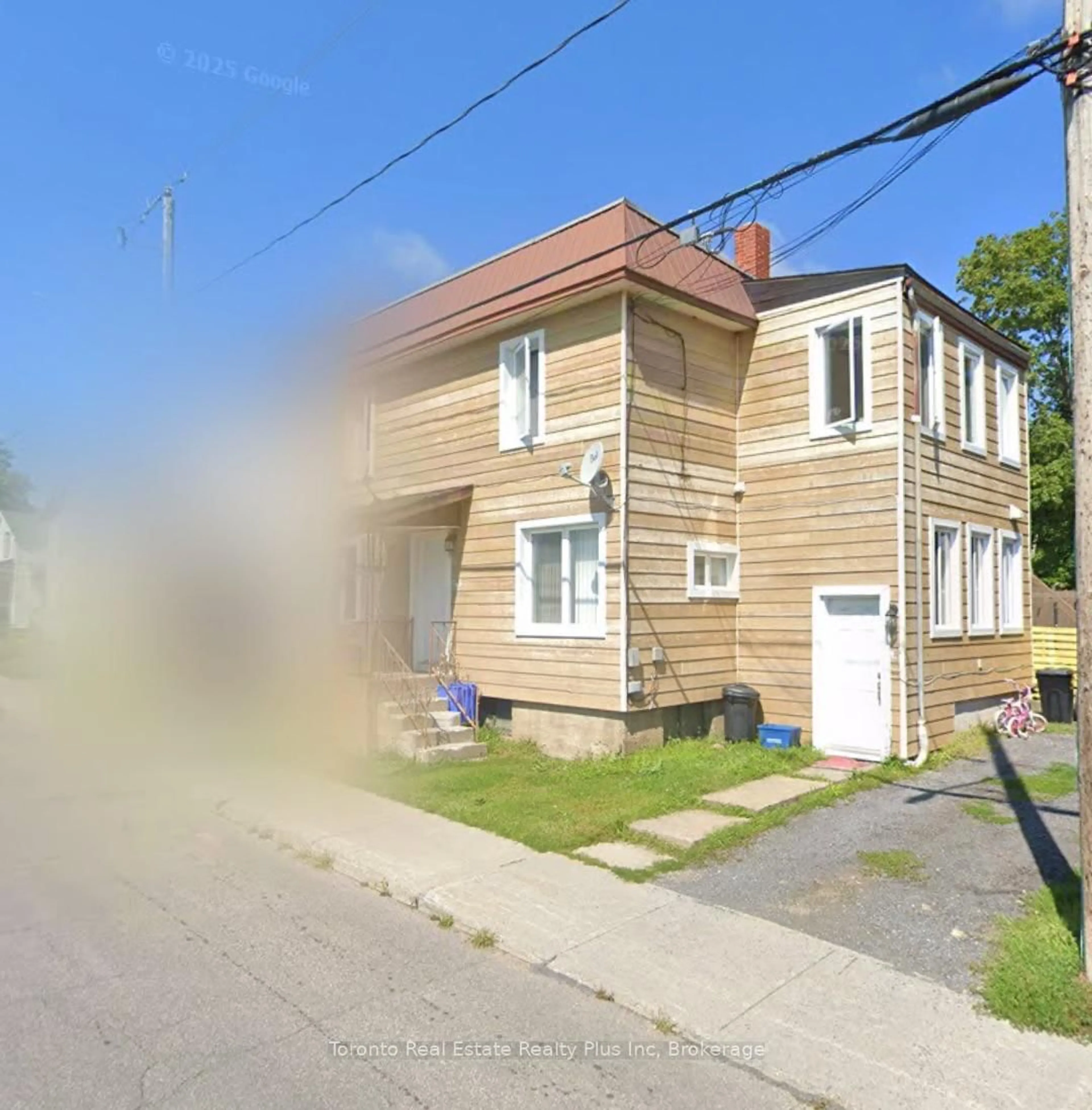Blurry image for 445 HIGGINSON St, Hawkesbury Ontario K6A 1G8