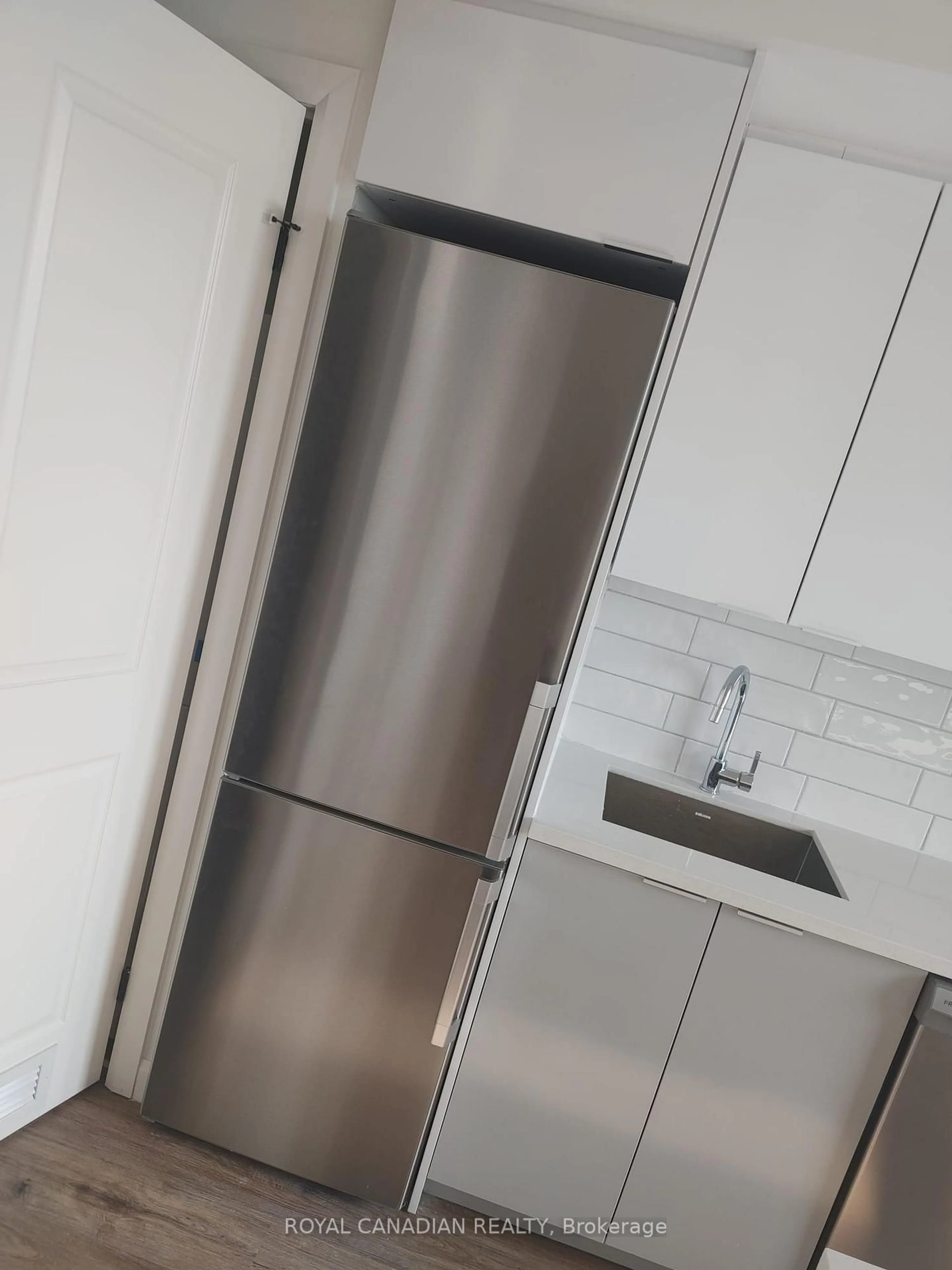 Standard kitchen, unknown for 7 Erie Ave #506, Brantford Ontario N3S 0K5