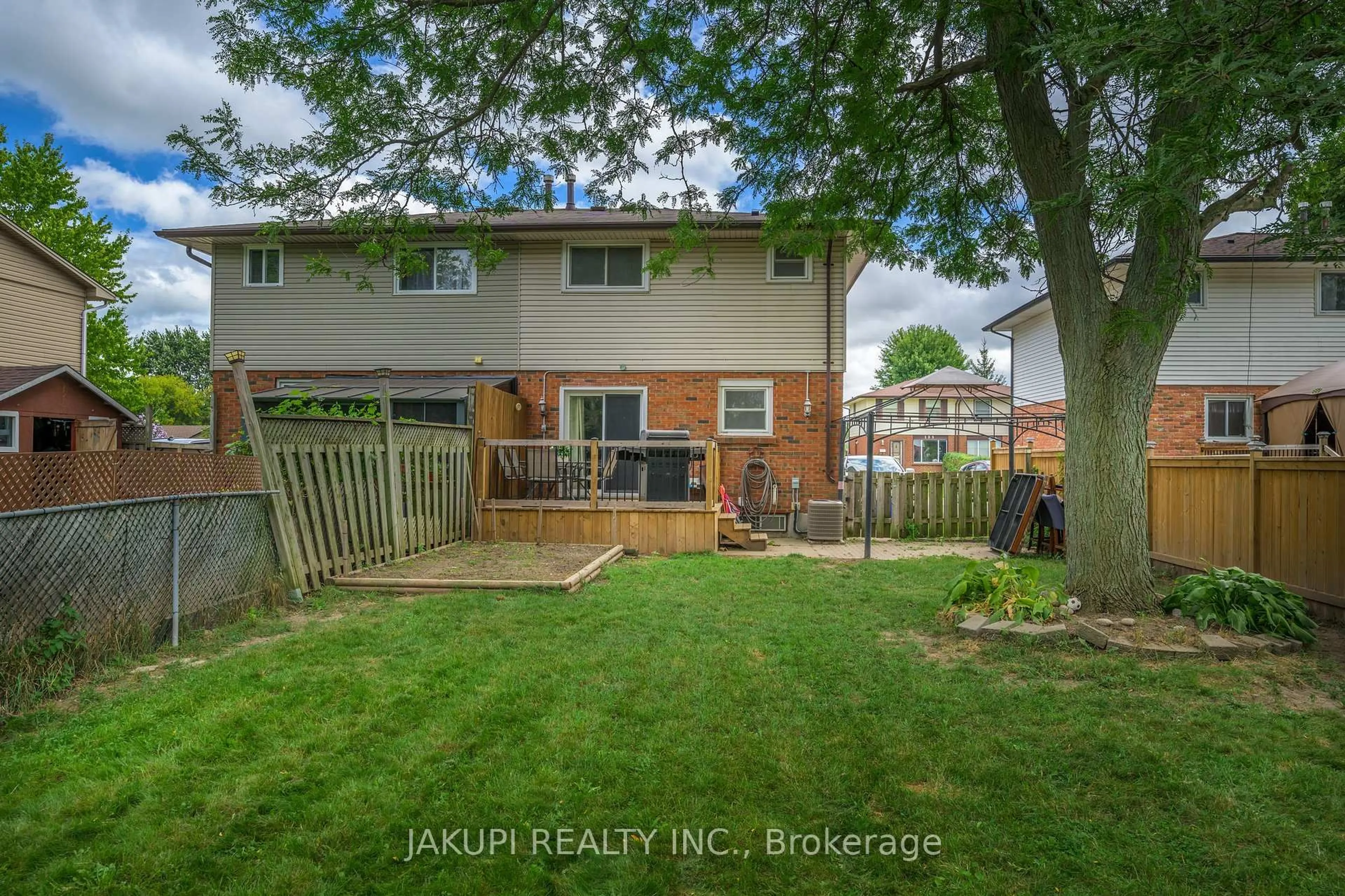 Patio, street for 152 Culver Cres, London East Ontario N5V 3G7