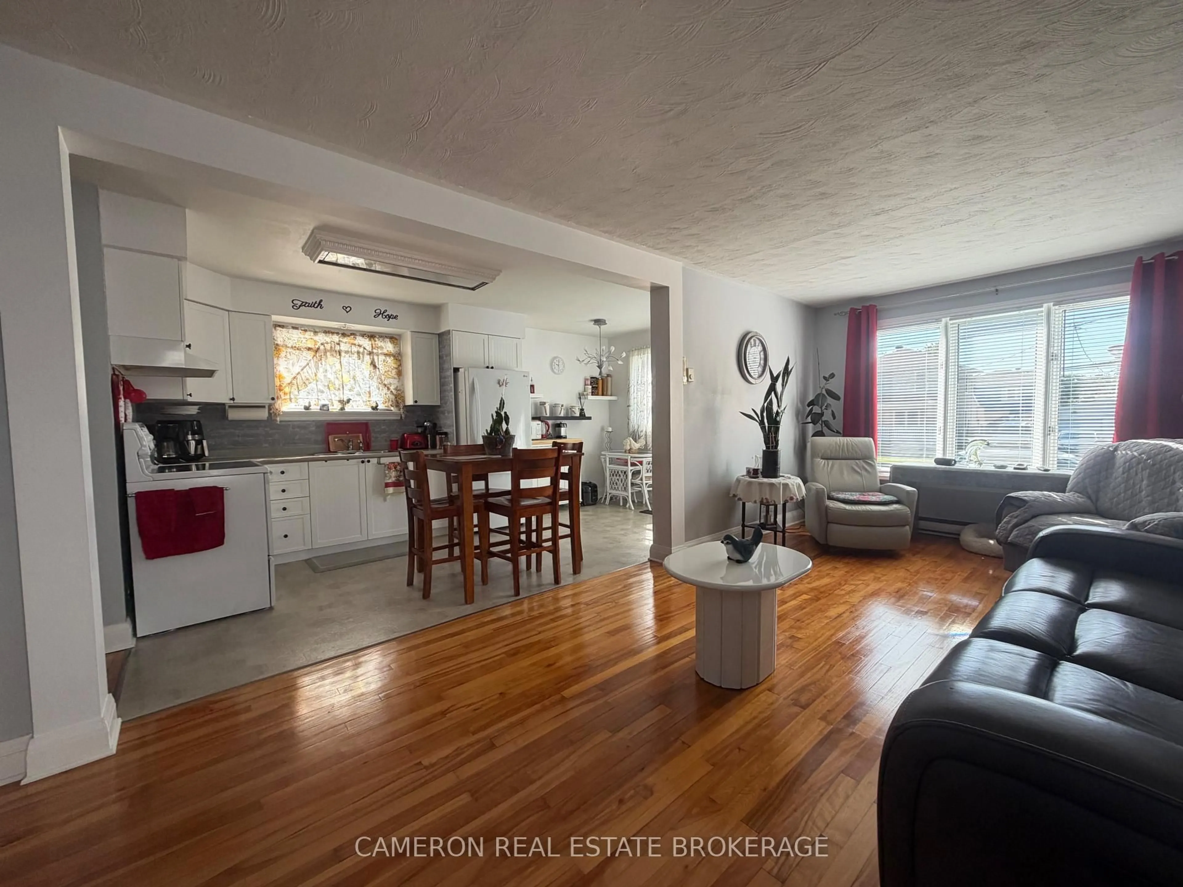 Living room with furniture, unknown for 337 Fifth St East St, Cornwall Ontario K6H 2L9