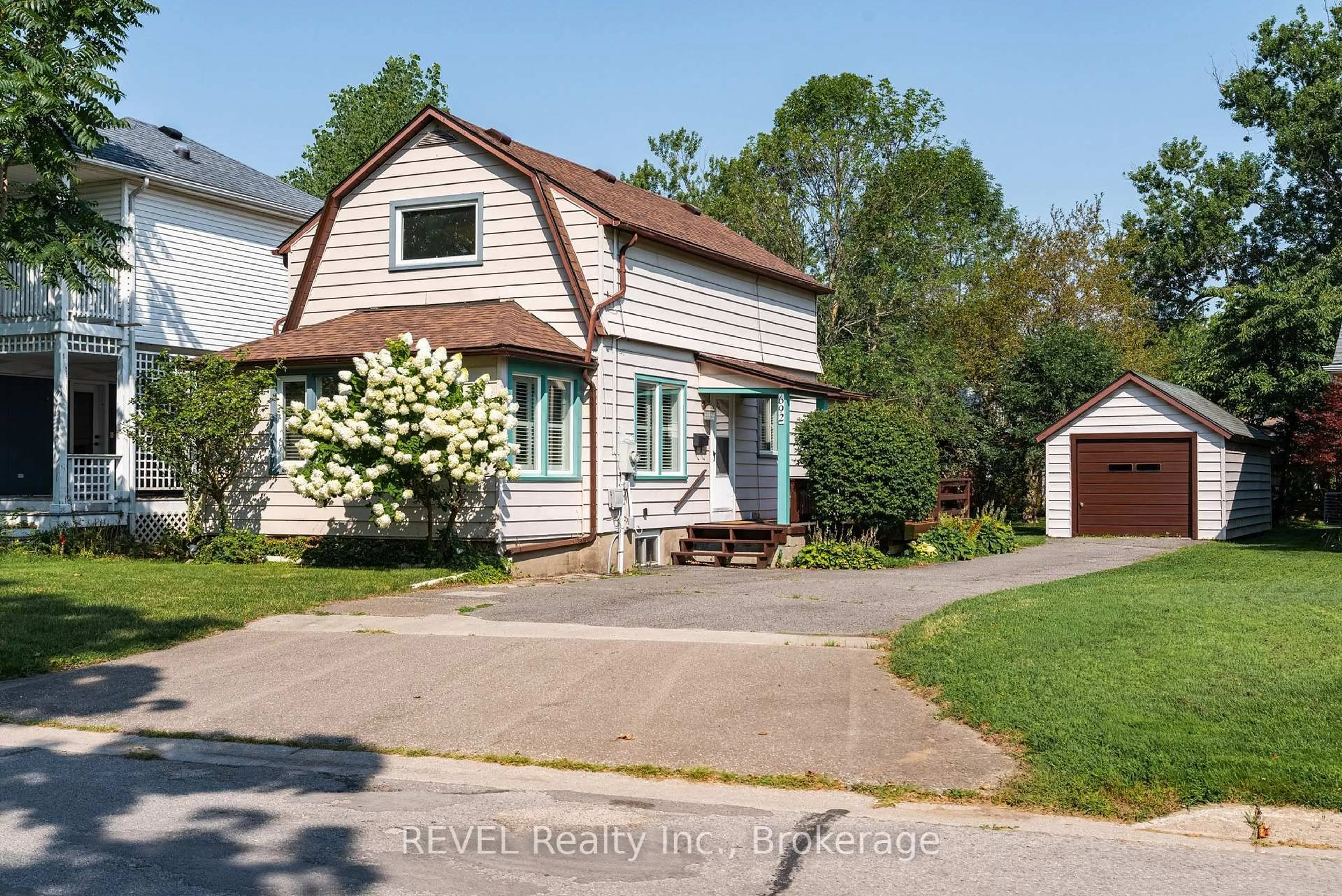 Home with vinyl exterior material, street for 692 Lakeshore Rd, Fort Erie Ontario L2A 1C1