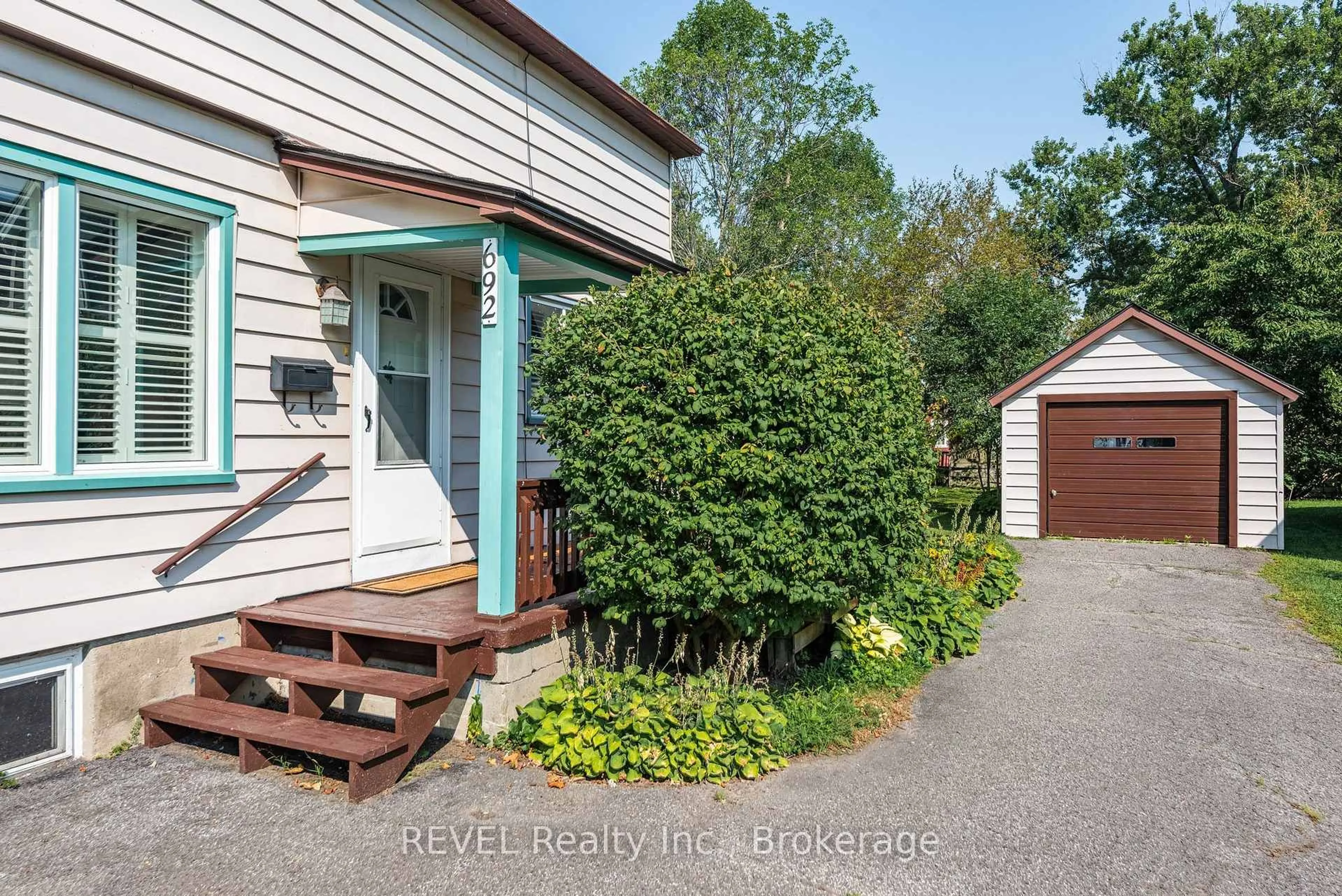Unknown for 692 Lakeshore Rd, Fort Erie Ontario L2A 1C1