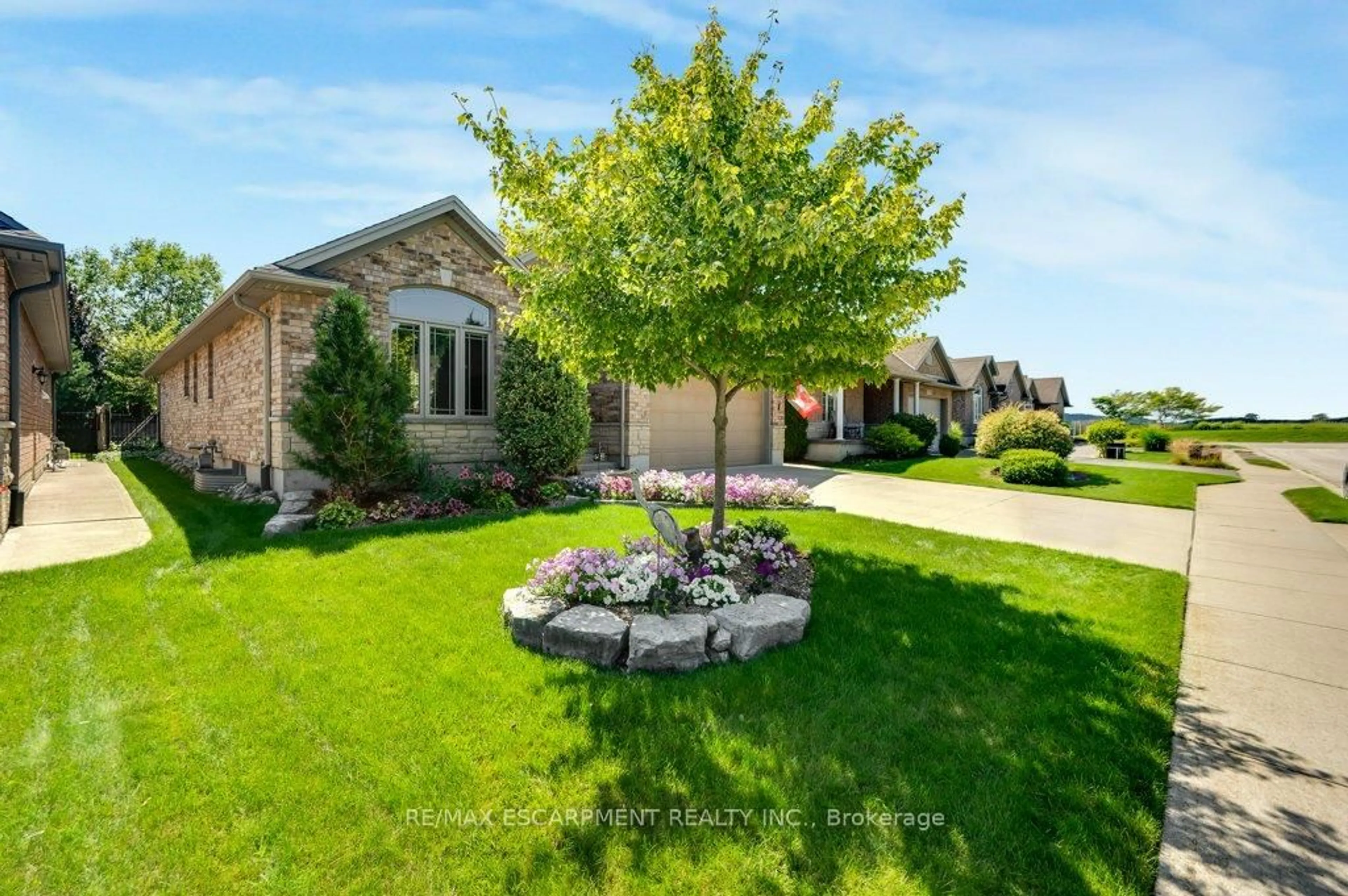 Unknown for 100 Willowdale Cres, Norfolk Ontario N0A 1N5