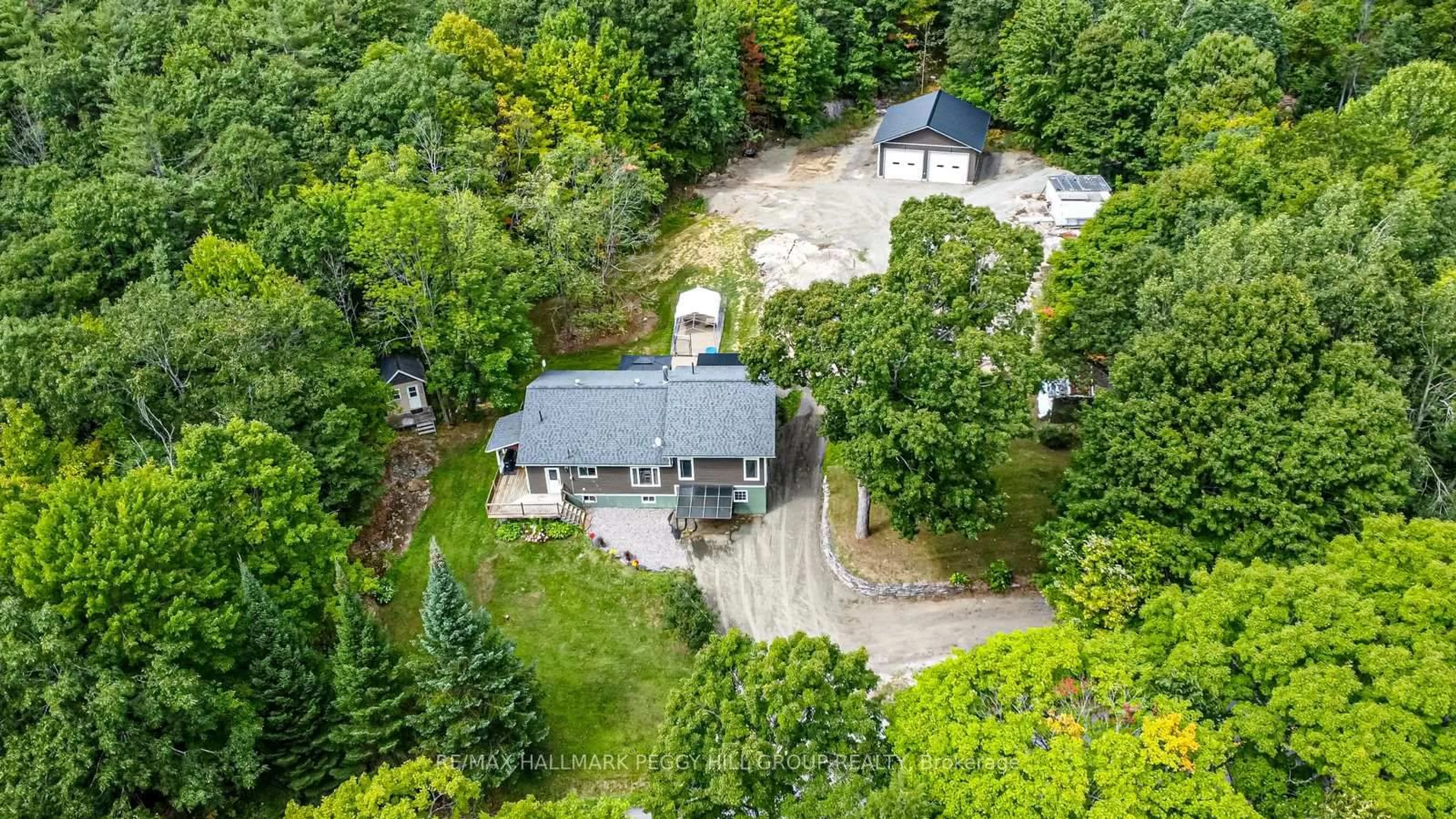 A pic from outside/outdoor area/front of a property/back of a property/a pic from drone, unknown for 1450 Beiers Rd, Gravenhurst Ontario P0E 1G0