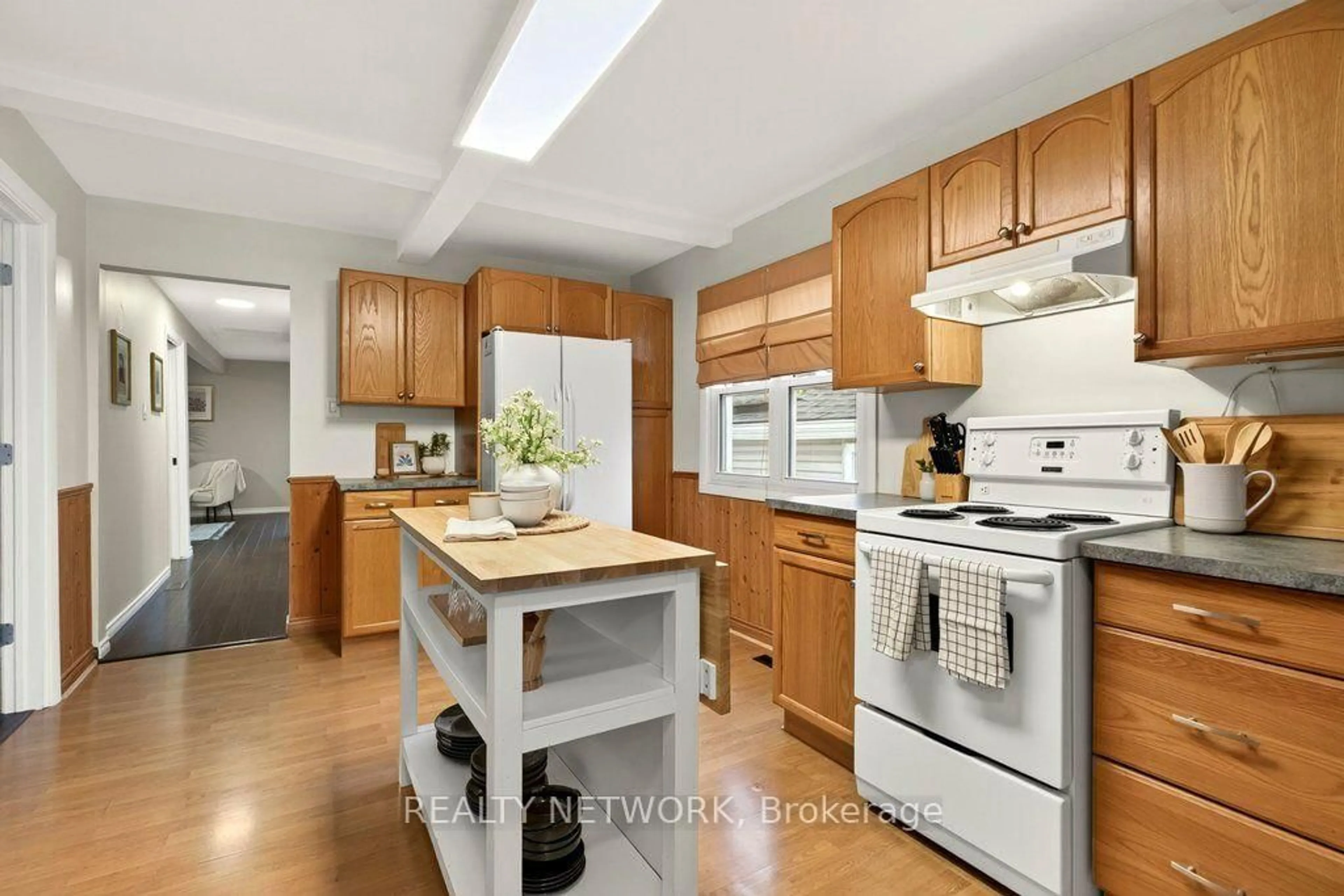 Open concept kitchen, unknown for 269 Tolton Ave, Hamilton Ontario L8H 5P4
