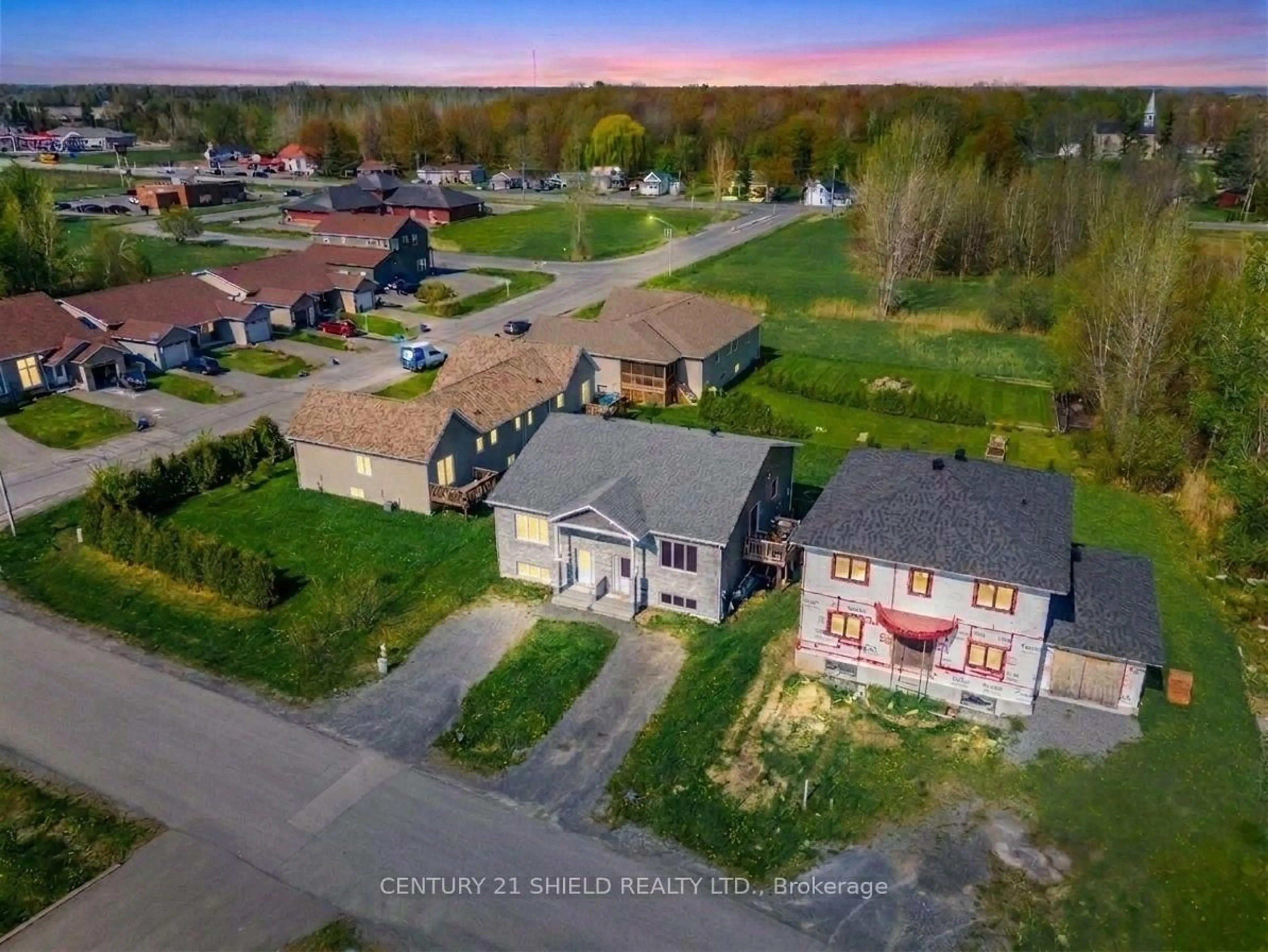 A pic from outside/outdoor area/front of a property/back of a property/a pic from drone, street for 6371 Monument Way, South Glengarry Ontario K0C 2C0