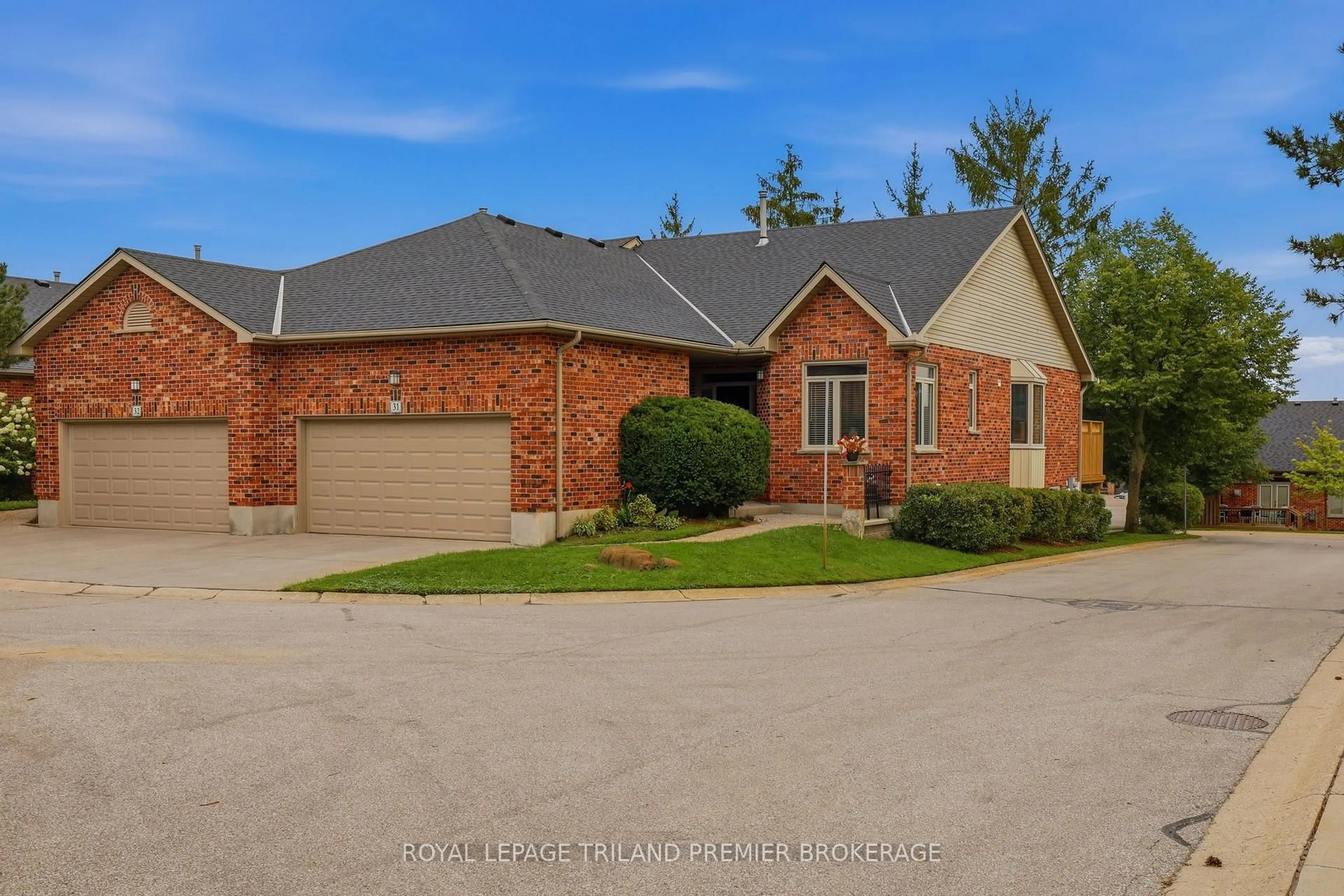 Home with brick exterior material, street for 400 Ambleside Dr #31, London North Ontario N6G 4Y7