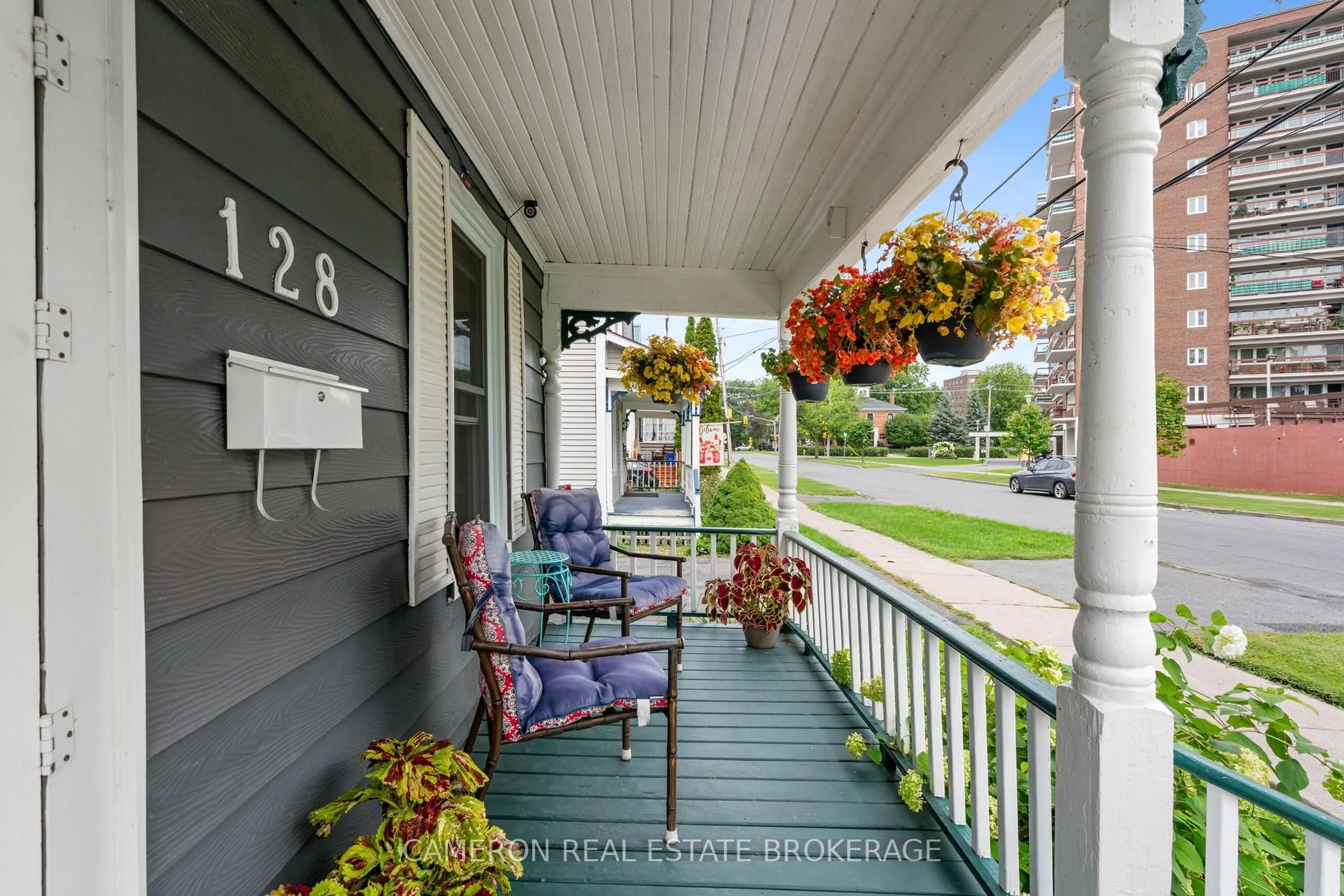 Patio, street for 128 Adolphus St, Cornwall Ontario K6H 3S3