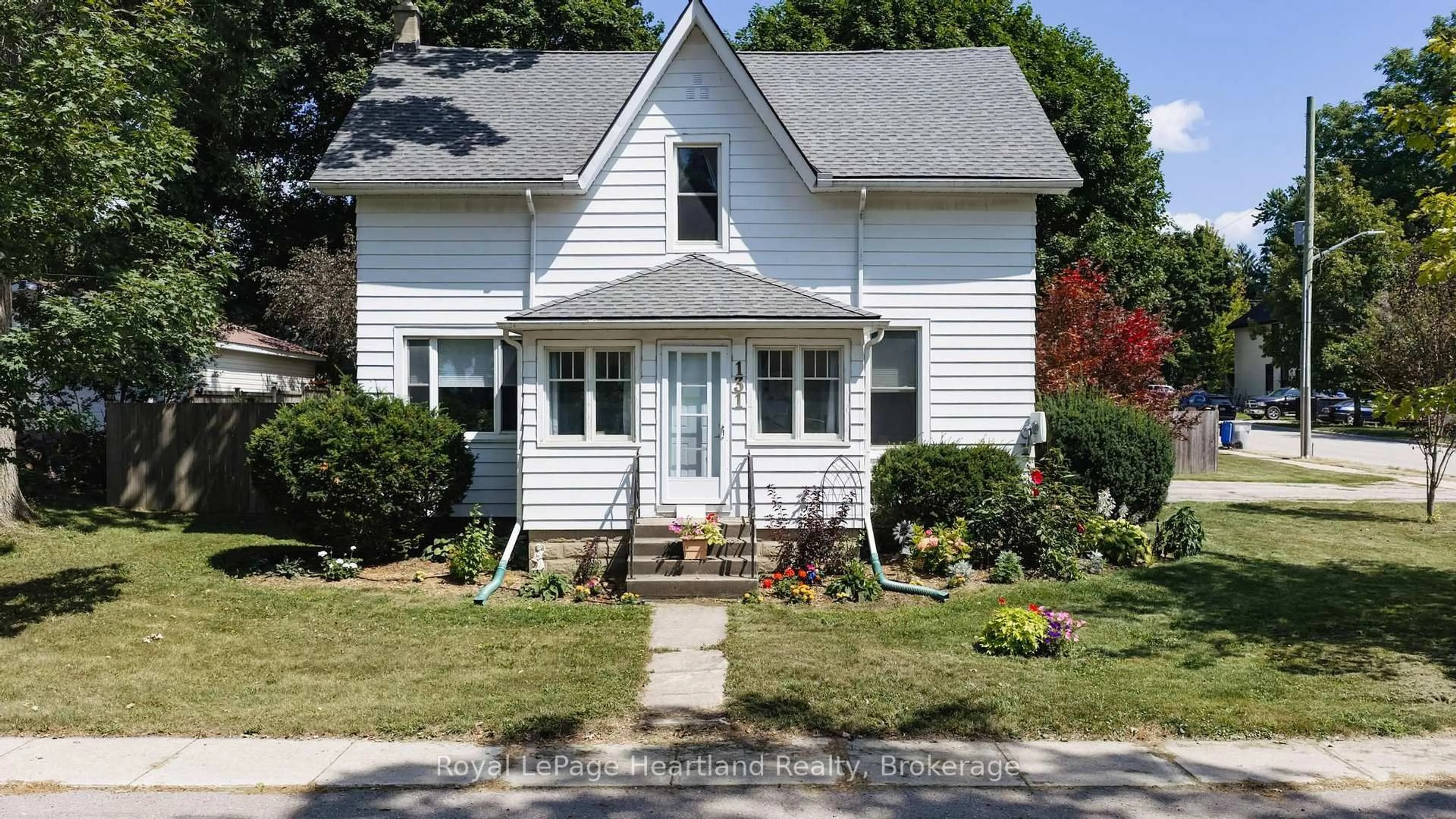 Home with vinyl exterior material, street for 131 Rattenbury St, Central Huron Ontario N0M 1L0