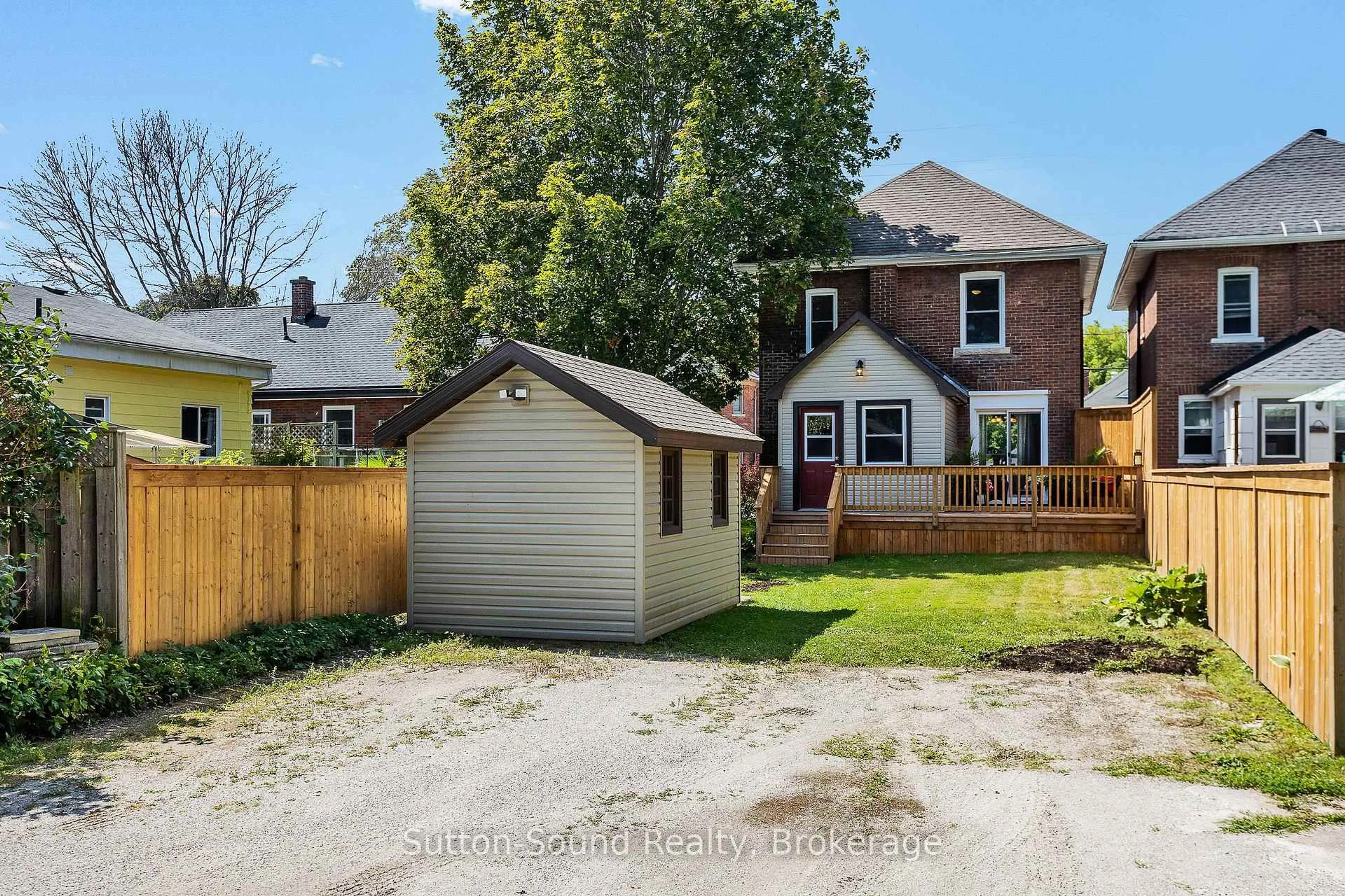 A pic from outside/outdoor area/front of a property/back of a property/a pic from drone, street for 1311 4th Ave West Ave, Owen Sound Ontario N4K 4W9