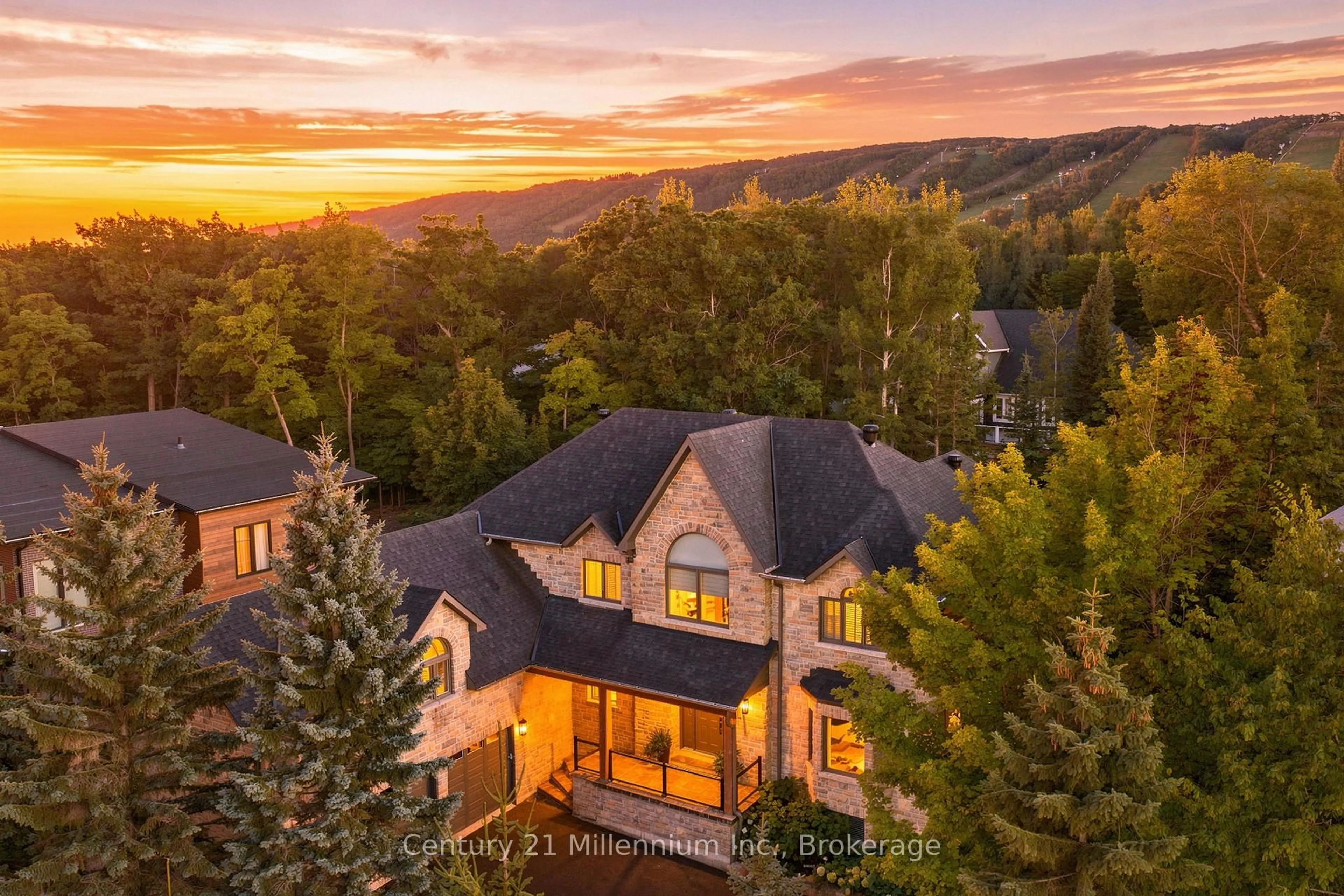 A pic from outside/outdoor area/front of a property/back of a property/a pic from drone, mountain view for 129 Blueski George Cres, Blue Mountains Ontario L9Y 0S9